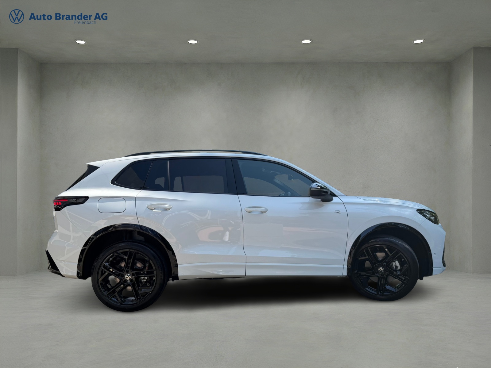 VW Tiguan 2.0 TSI DSG R-Line Plus 4Motion-image-5