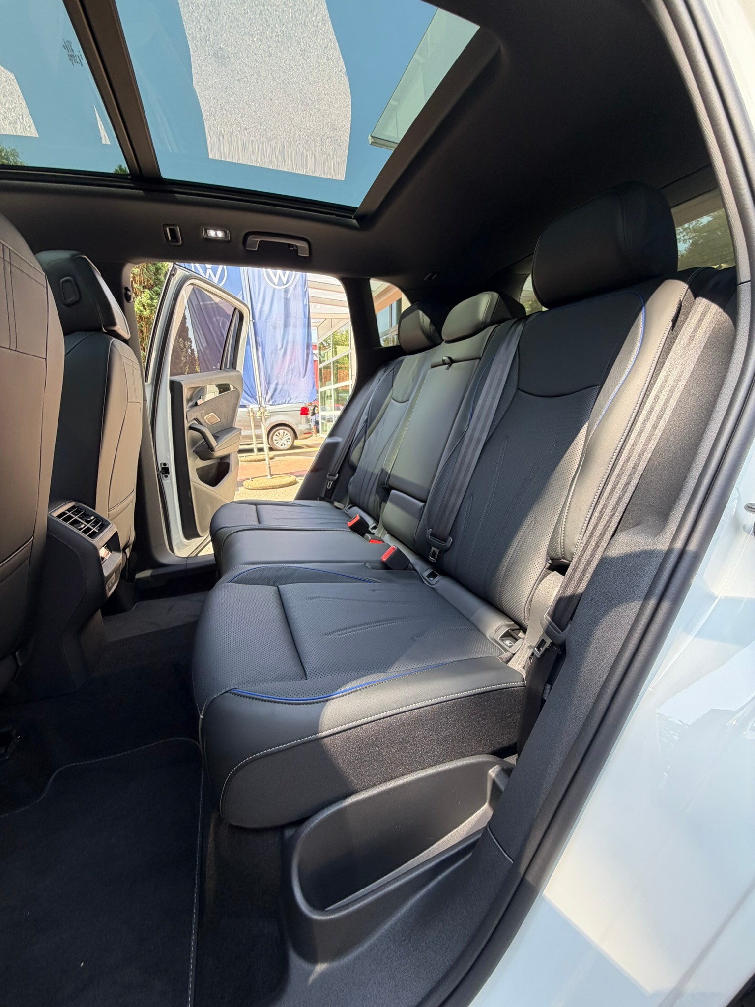 VW Tiguan 2.0 TSI DSG R-Line Plus 4Motion-image-12
