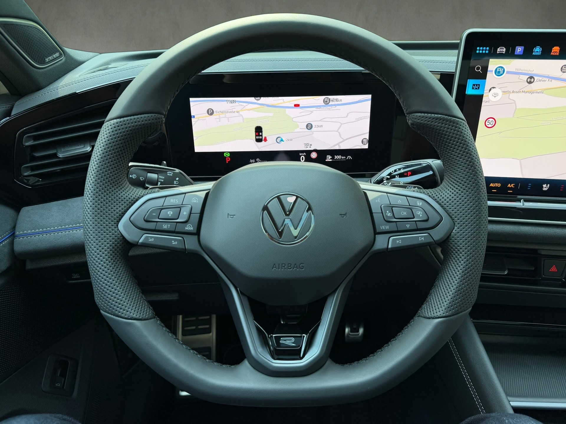 VW Tiguan 2.0 TSI DSG R-Line Plus 4Motion-image-23