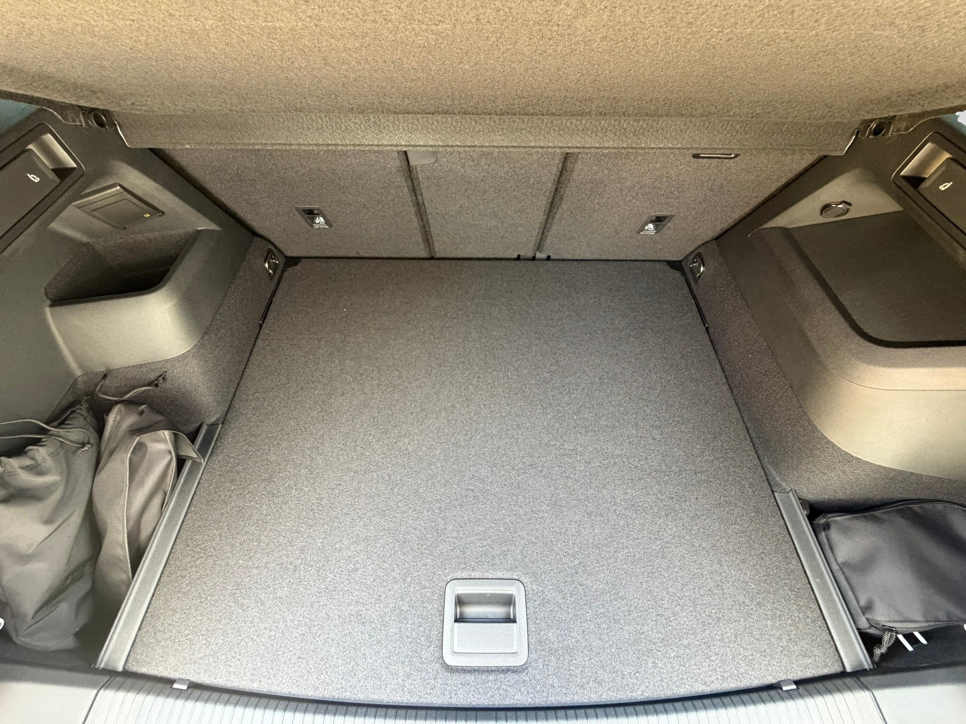 VW Tiguan 2.0 TSI DSG R-Line Plus 4Motion-image-26