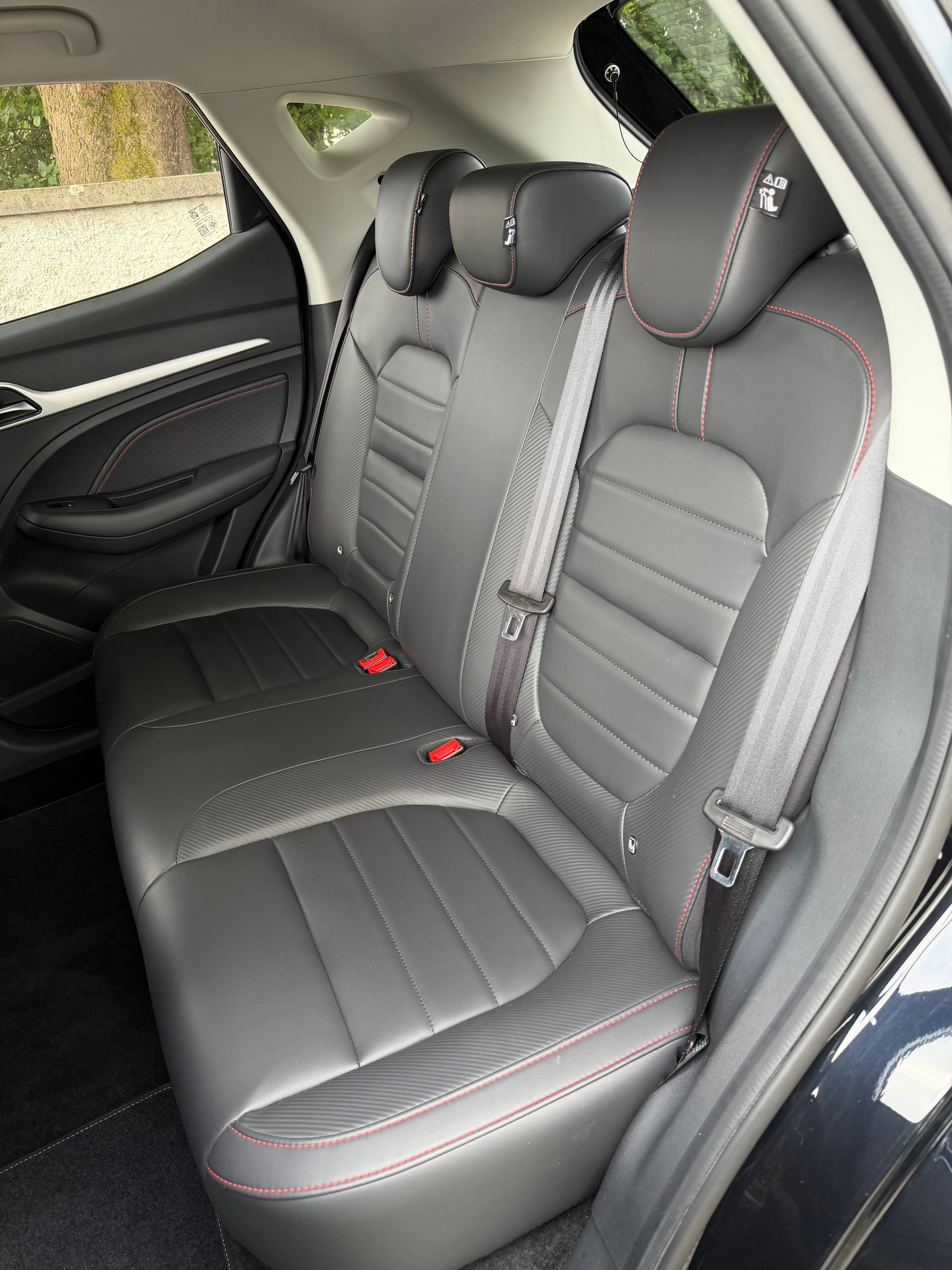 MG ZS 1.5 Luxury / Ab MFK / Service gepflegt / 7 Jahre Werksgarantie / Leder / Navi / 360 / LED / Apple CarPlay/Tempomat/8 Fach/DAB-image-11