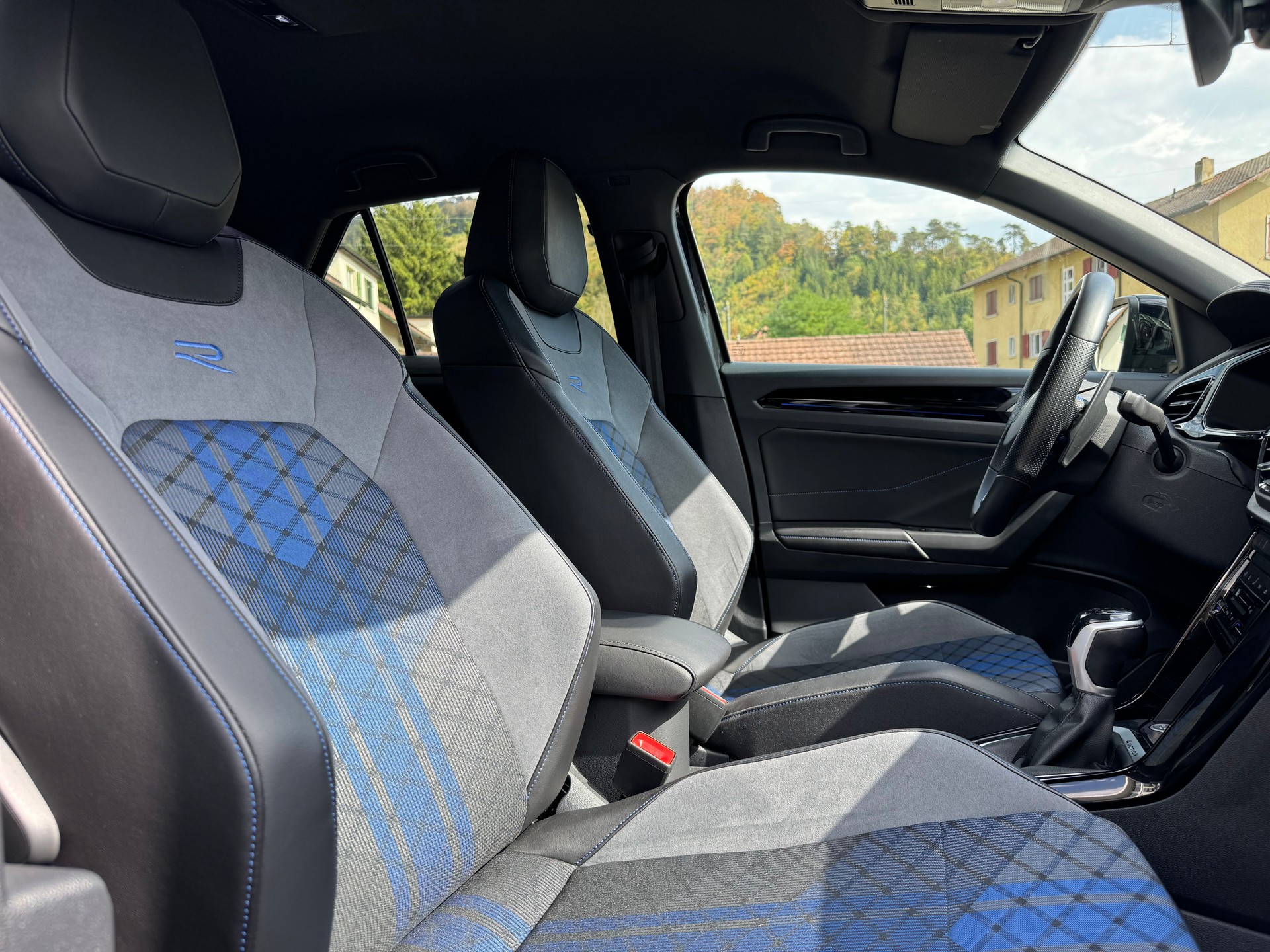 VW T-Roc 2.0 TSI R Performance Akrapovic DSG 4Motion-image-10
