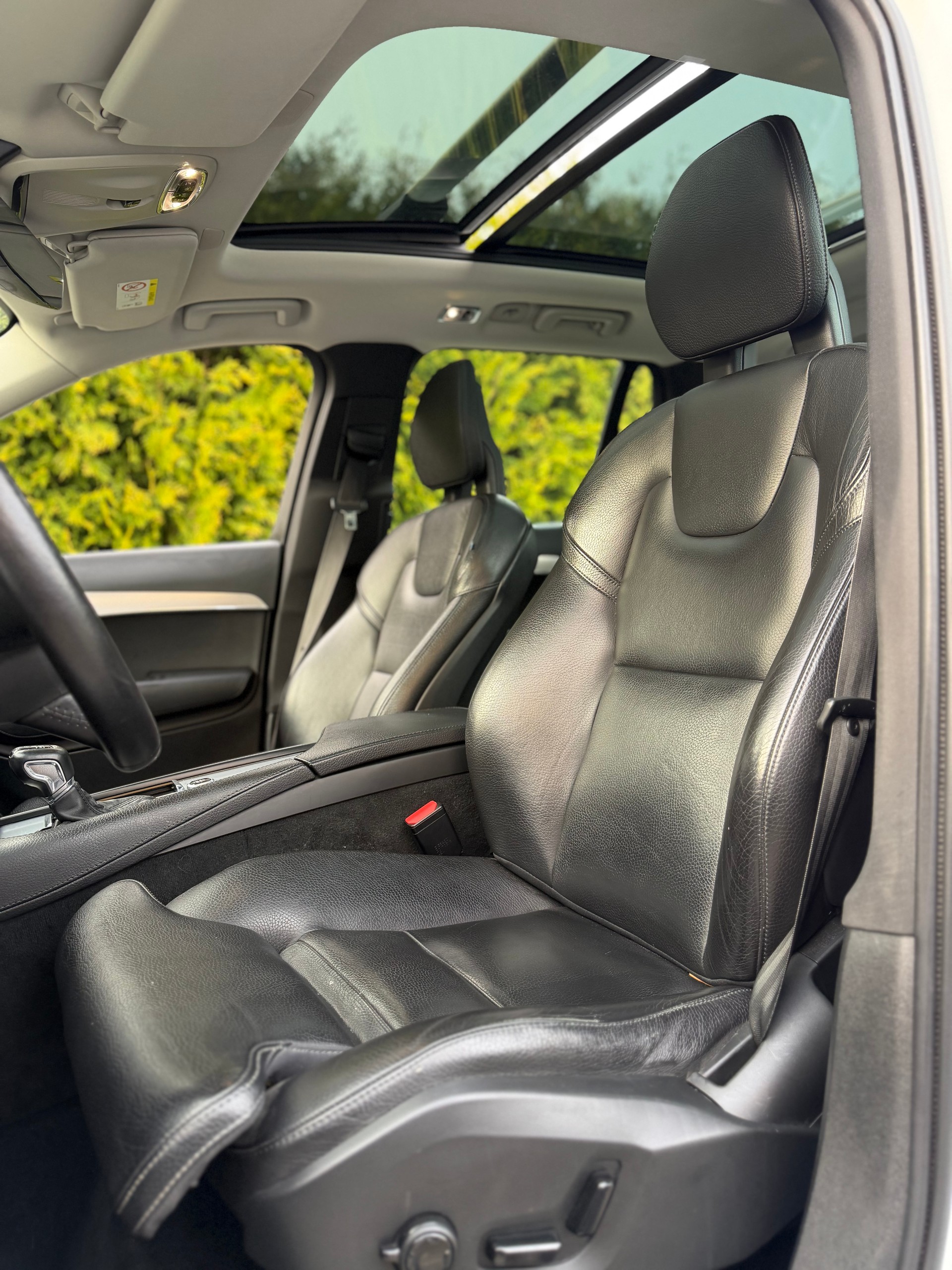 VOLVO XC90 T6 AWD R-Design Geartronic-image-11