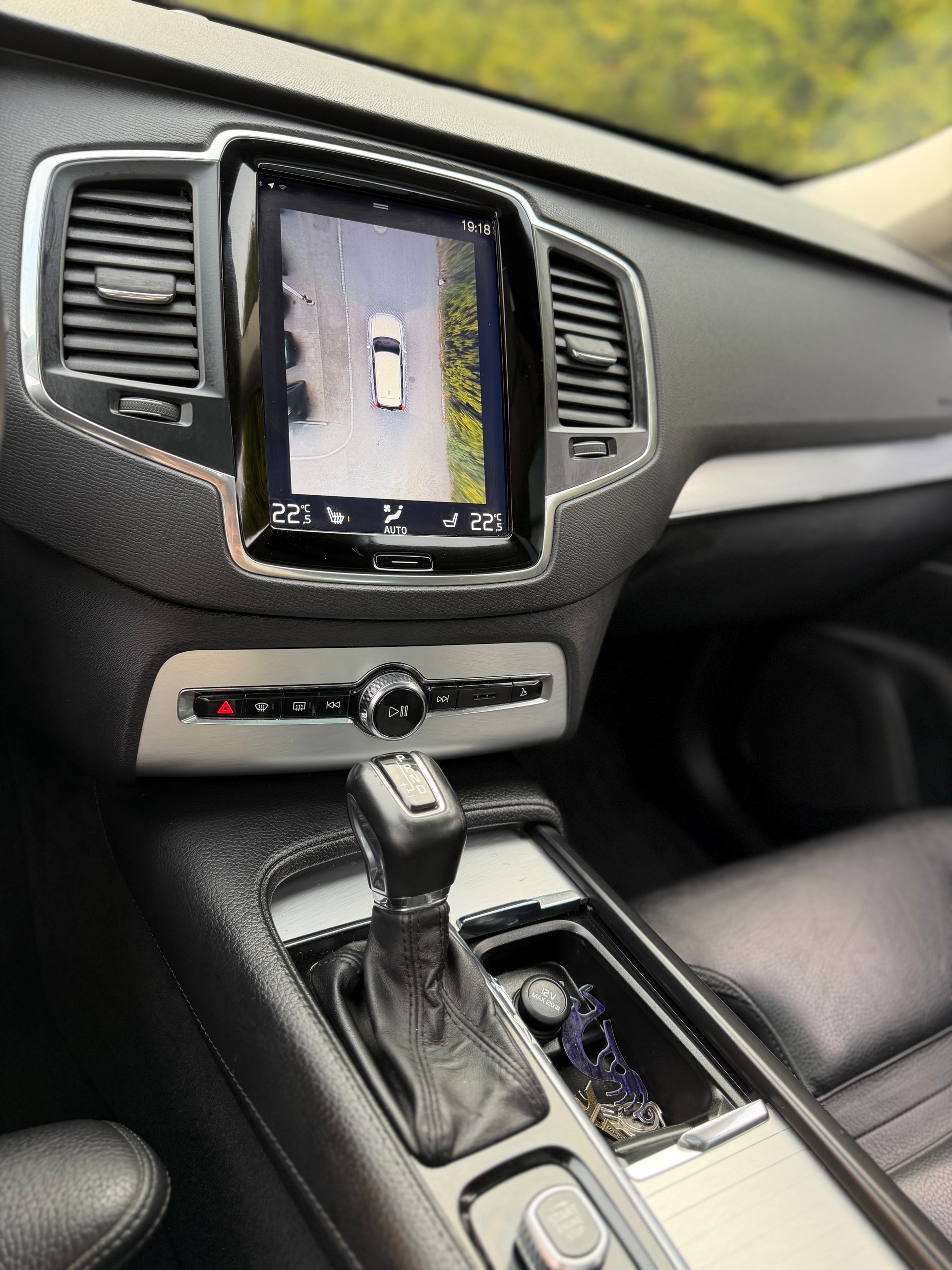 VOLVO XC90 T6 AWD R-Design Geartronic-image-16