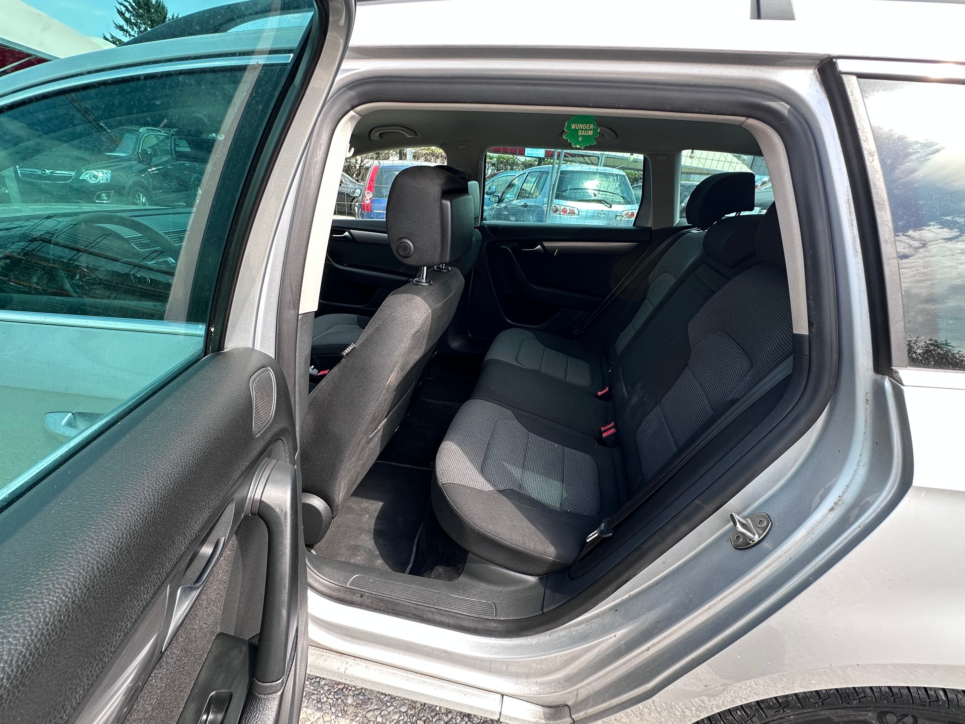 VW Passat Variant 1.4 TSI Trendline DSG-image-14