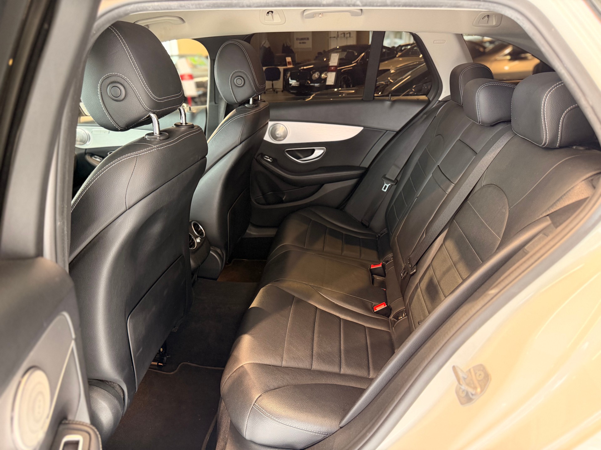 MERCEDES-BENZ C 220 d Avantgarde 4Matic 7G-Tronic-image-18