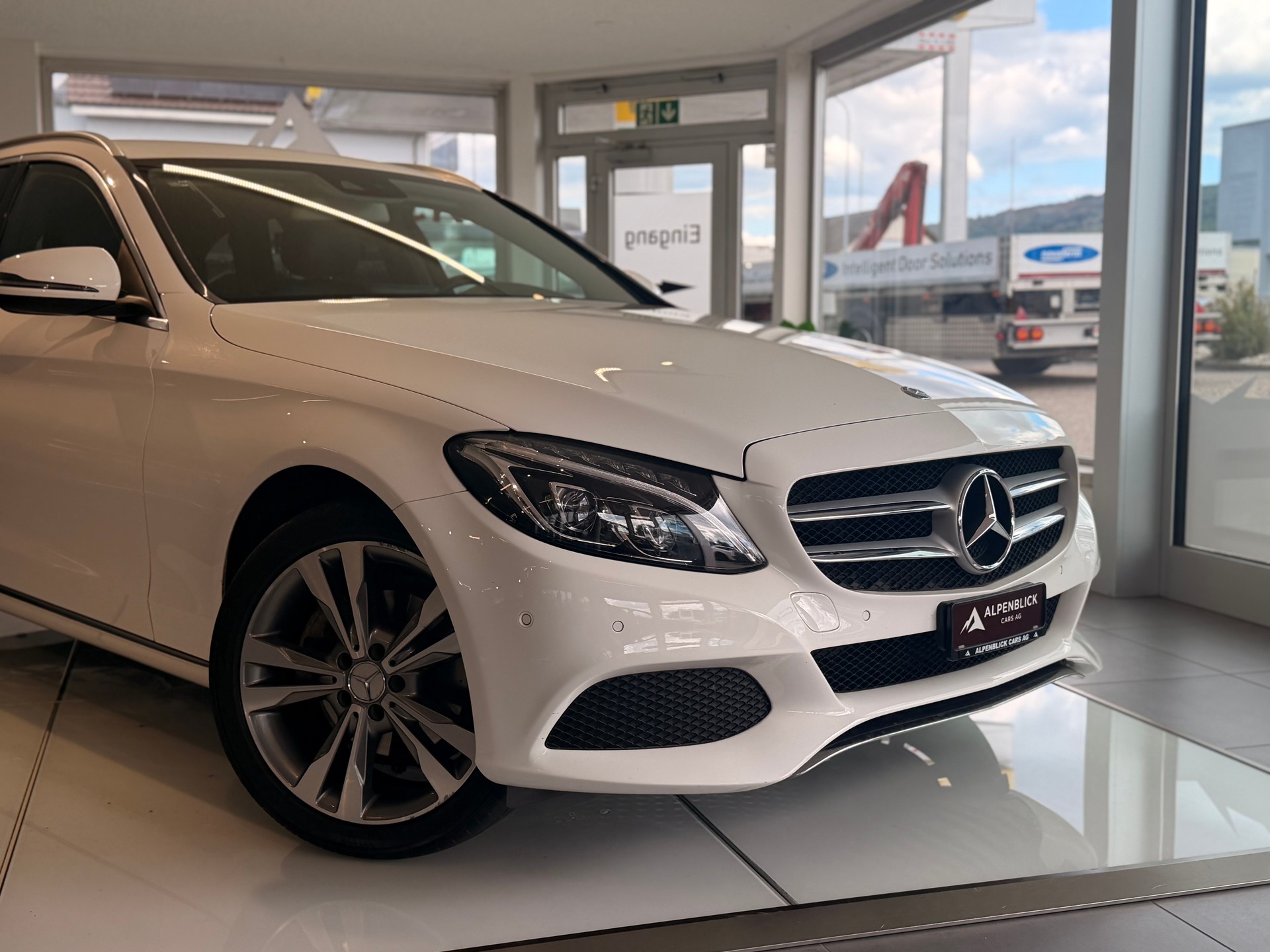 MERCEDES-BENZ C 220 d Avantgarde 4Matic 7G-Tronic-image-2
