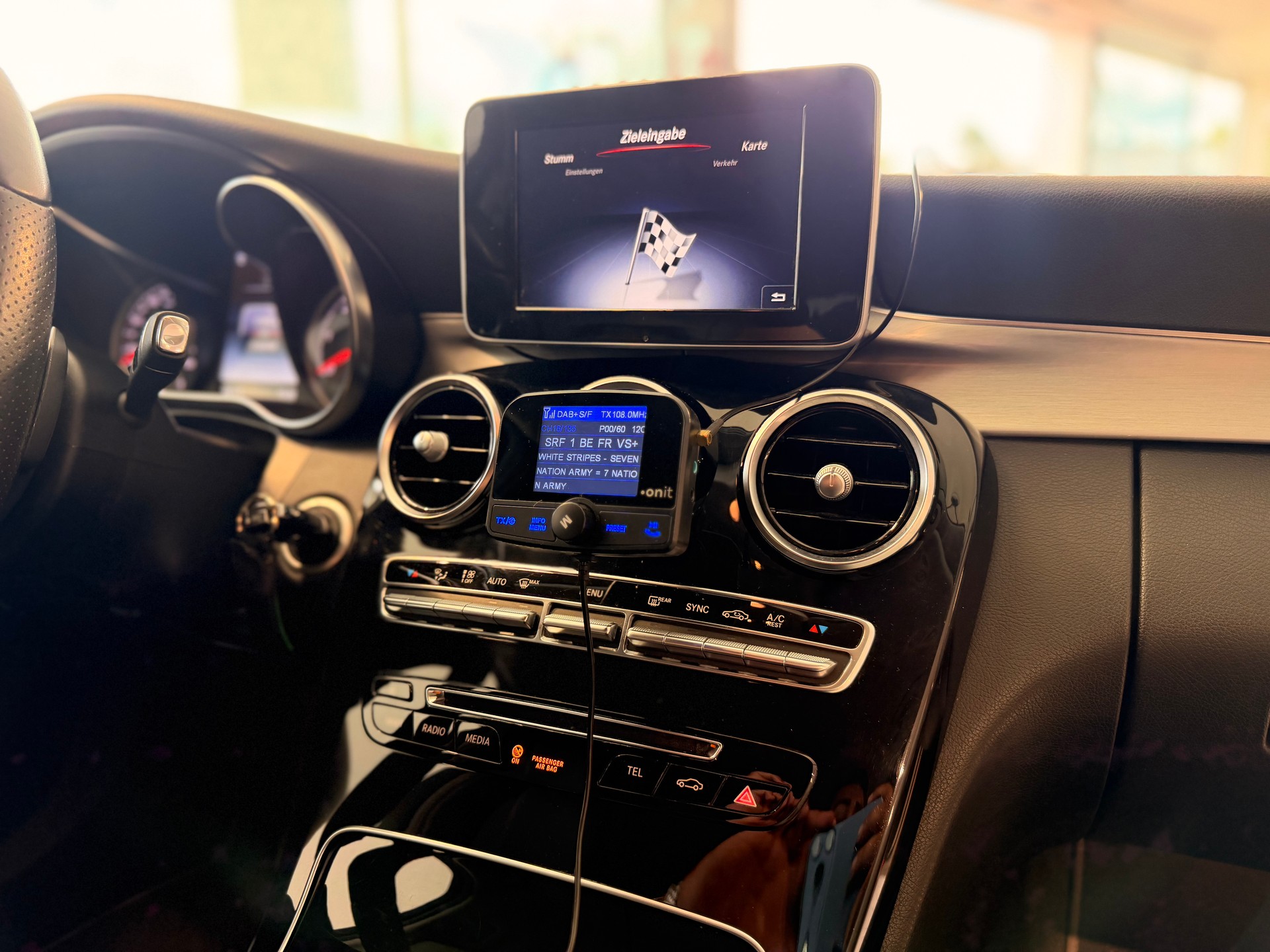 MERCEDES-BENZ C 220 d Avantgarde 4Matic 7G-Tronic-image-28