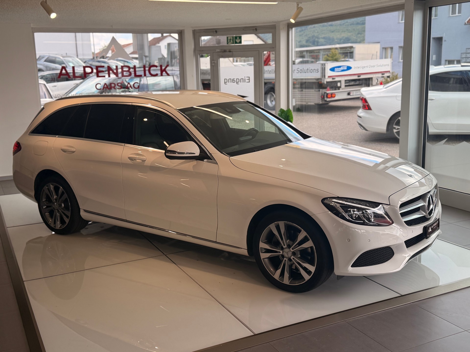 MERCEDES-BENZ C 220 d Avantgarde 4Matic 7G-Tronic-image-5