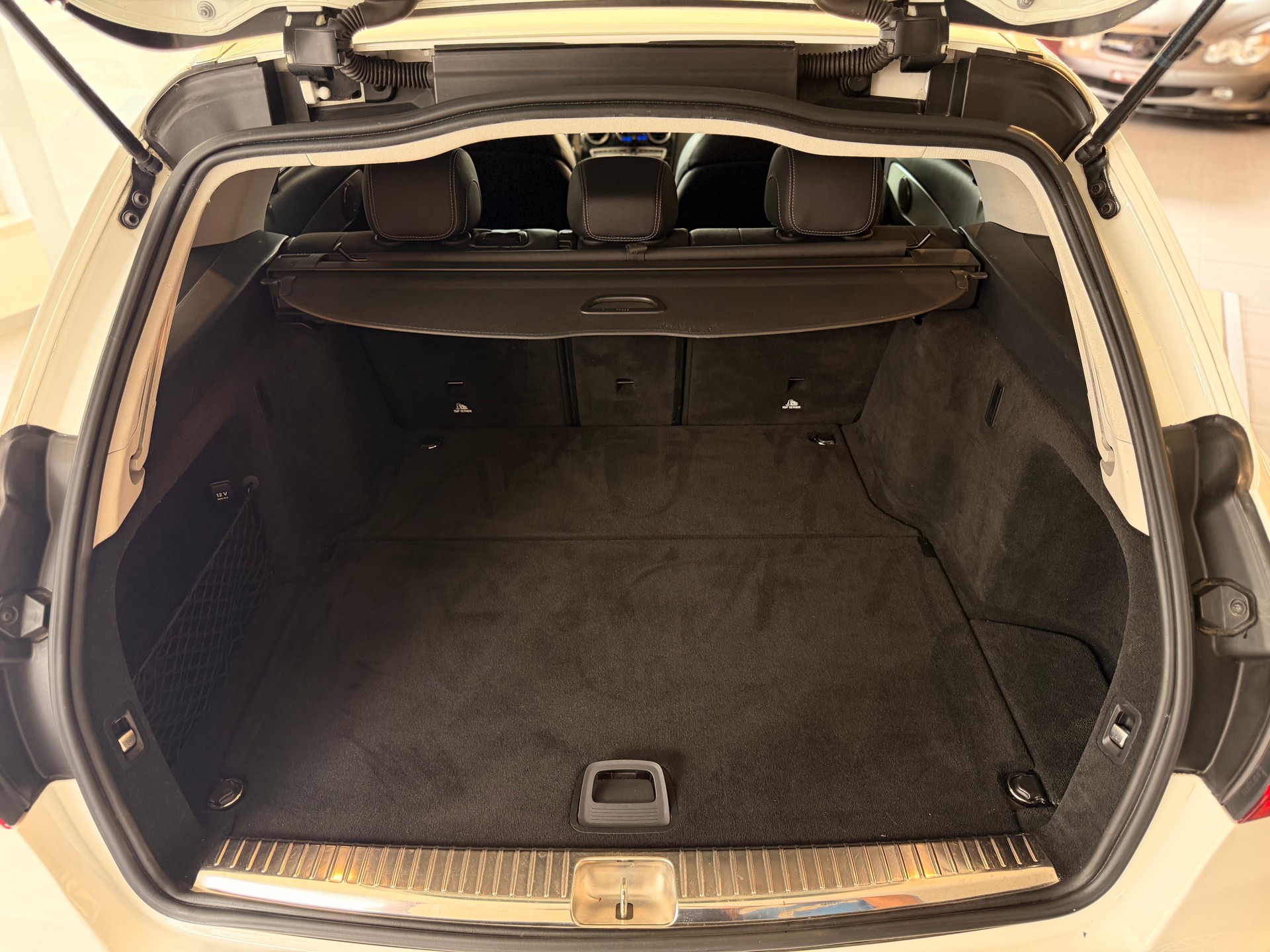 MERCEDES-BENZ C 220 d Avantgarde 4Matic 7G-Tronic-image-22