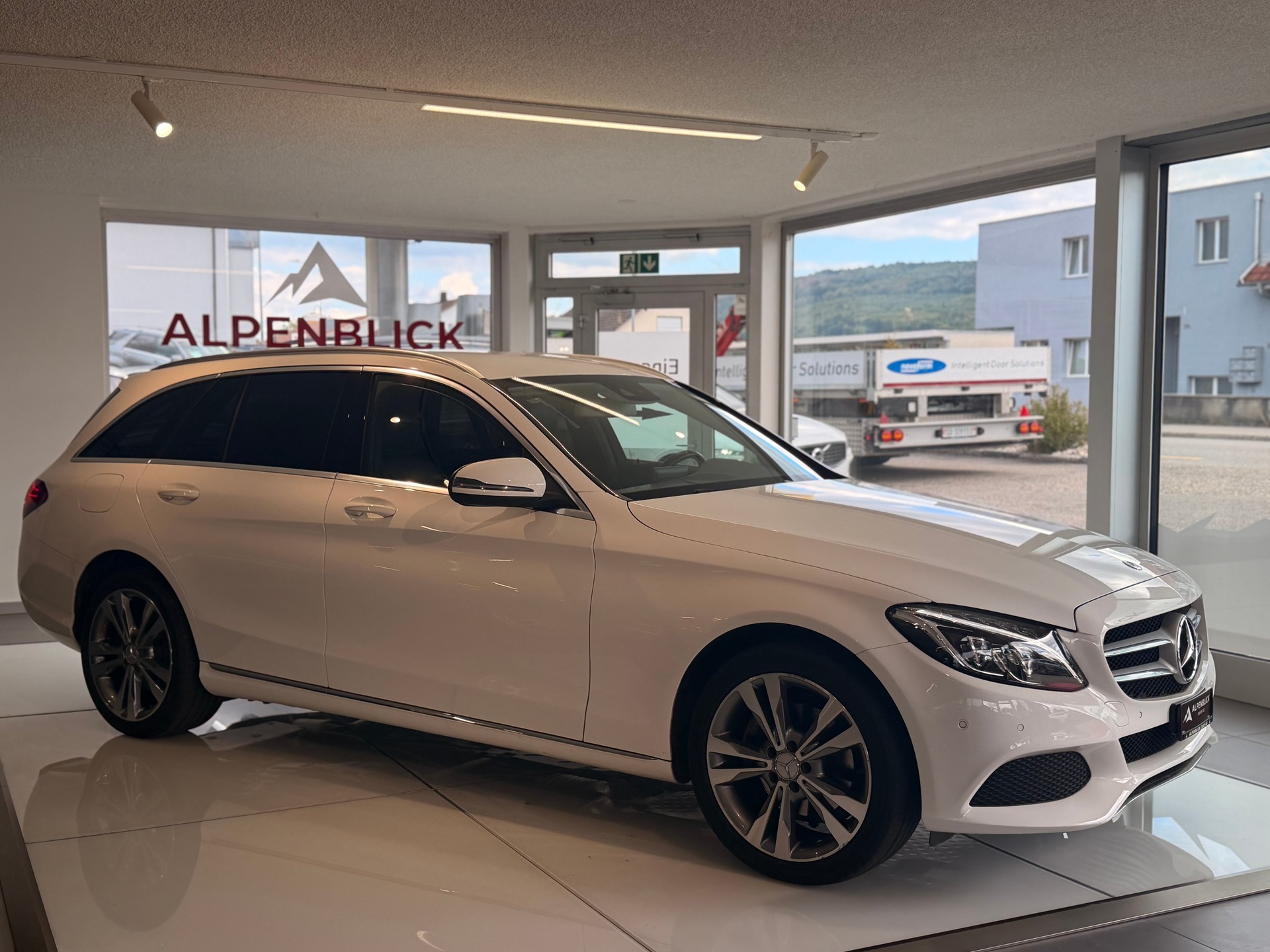 MERCEDES-BENZ C 220 d Avantgarde 4Matic 7G-Tronic-image-4