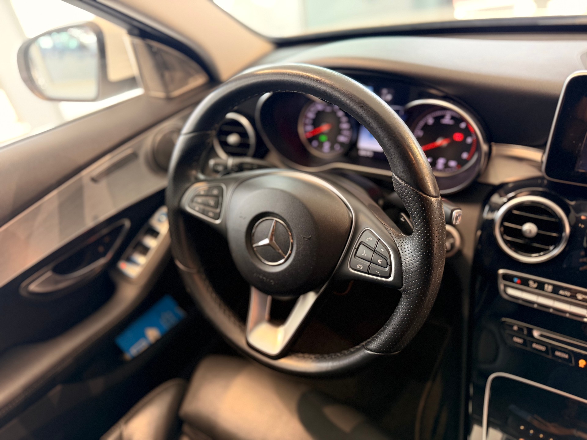 MERCEDES-BENZ C 220 d Avantgarde 4Matic 7G-Tronic-image-29