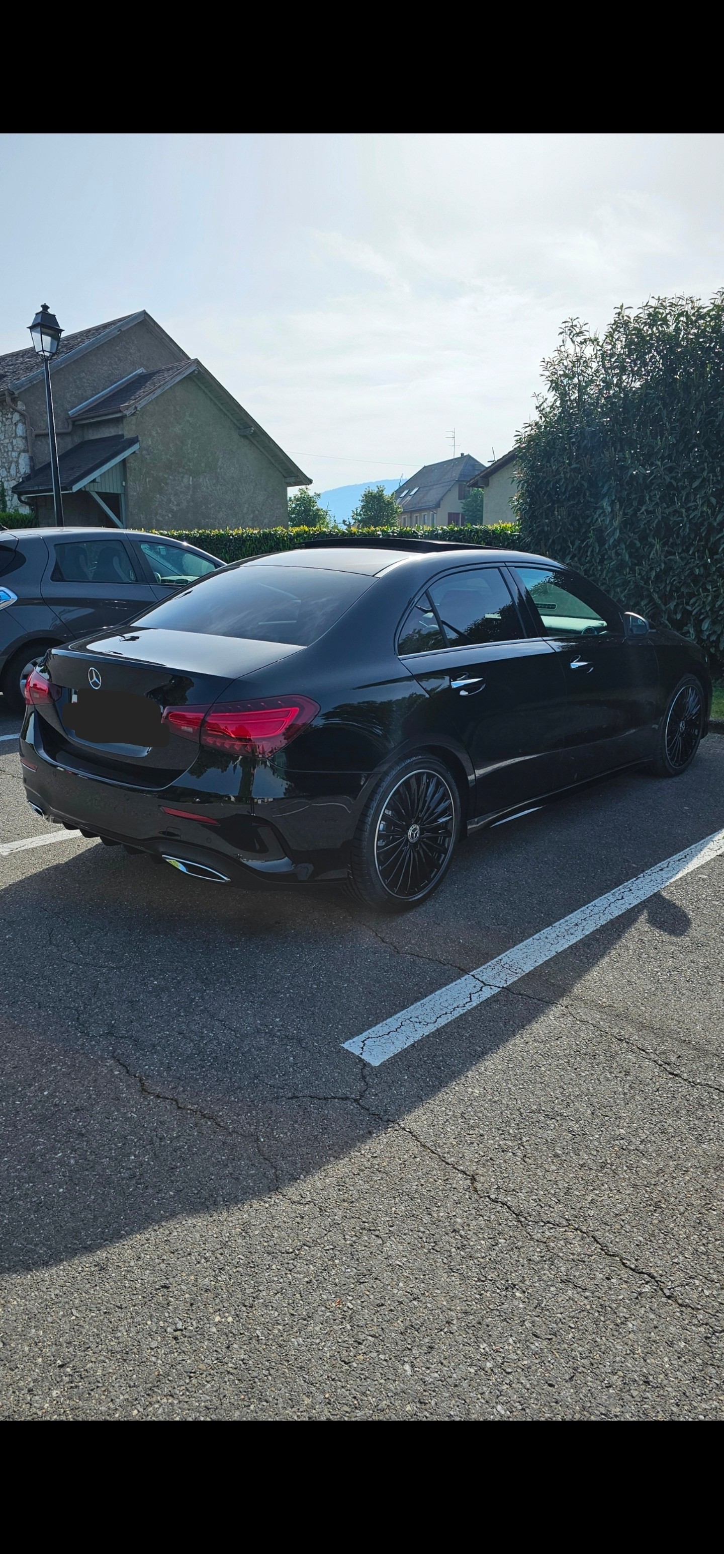 MERCEDES-BENZ A 220 AMG line night star 4matic-image-2
