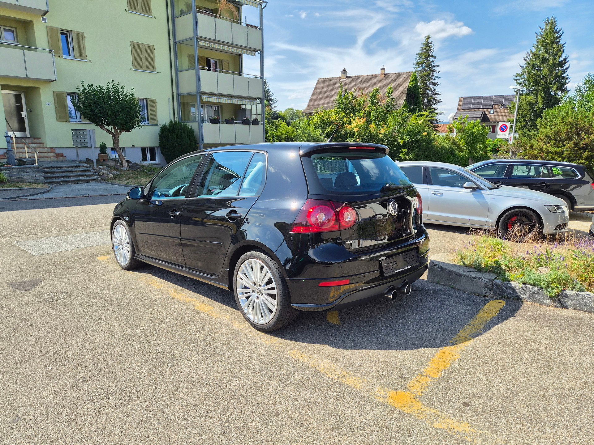 VW Golf R32 4Motion-image-1