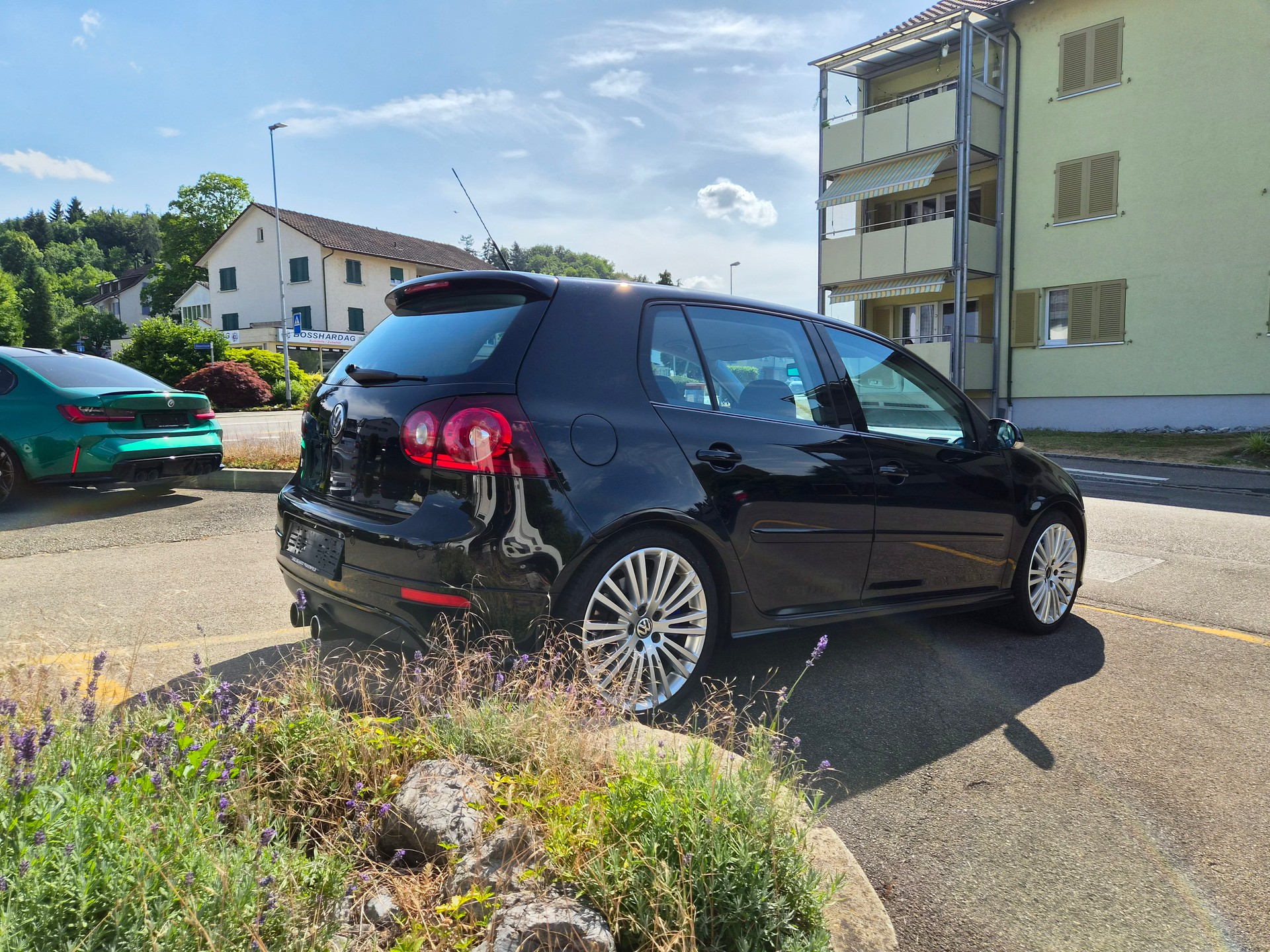 VW Golf R32 4Motion-image-2