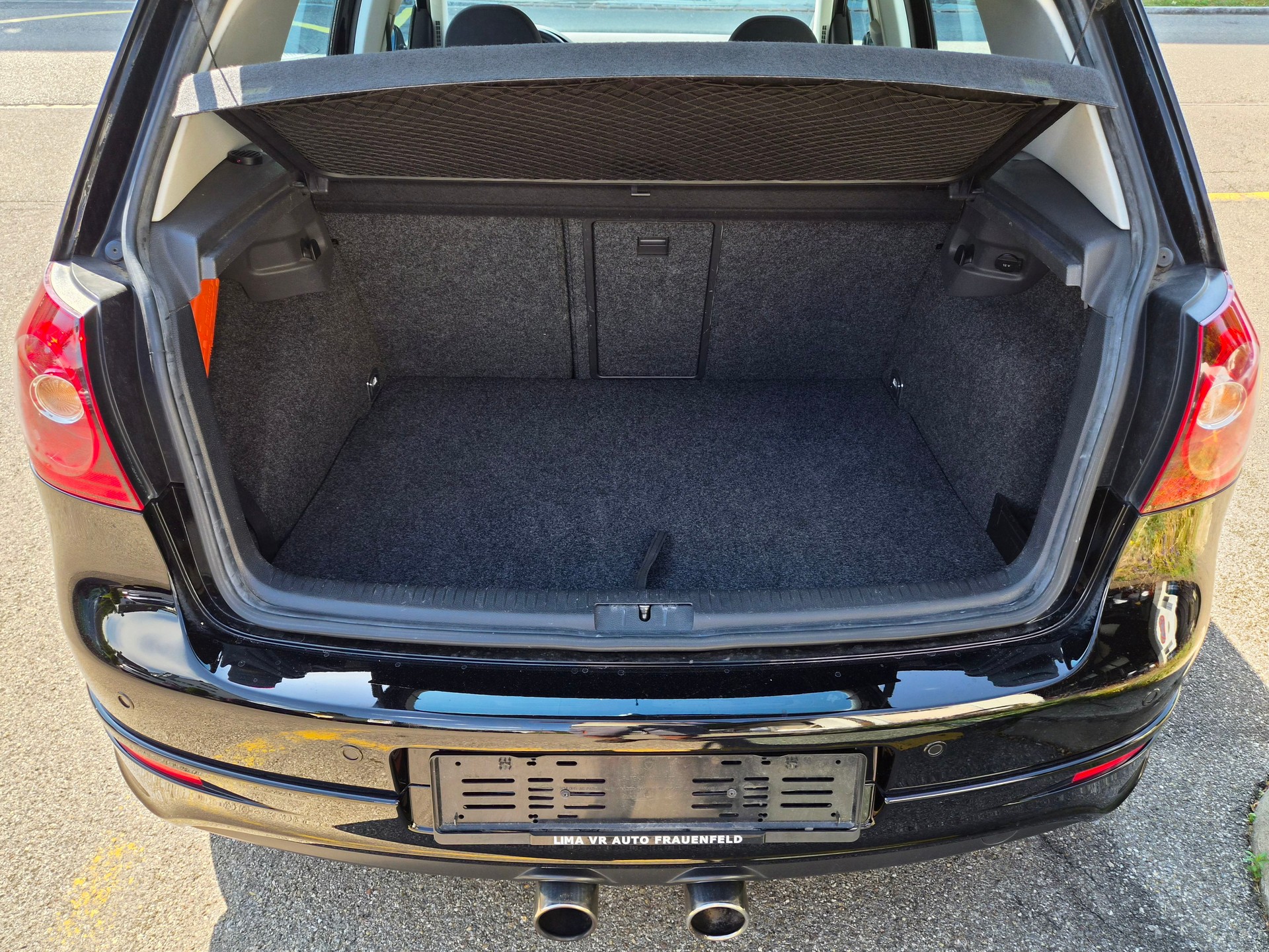 VW Golf R32 4Motion-image-4