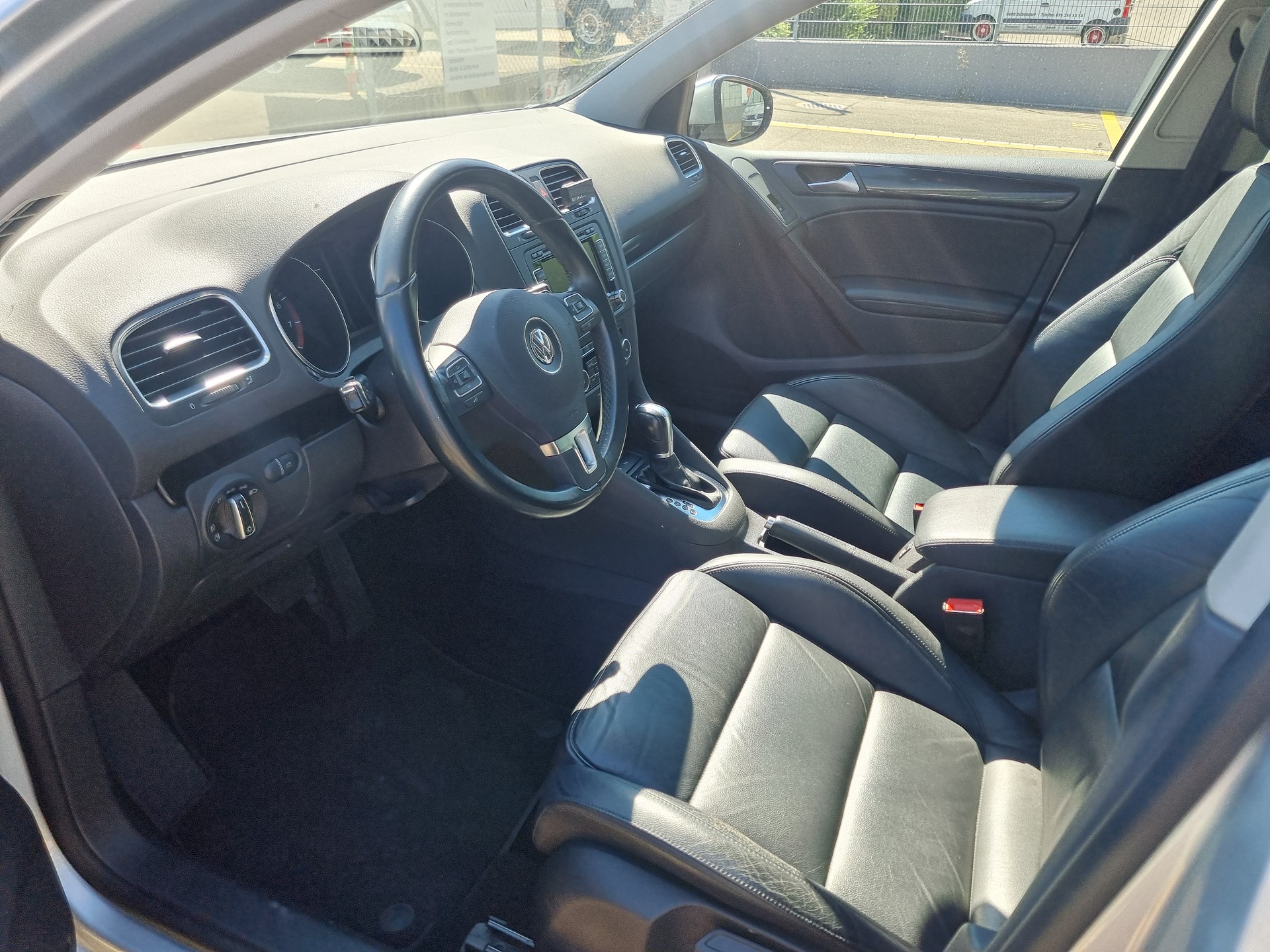 VW Golf 1.4 TSI Highline-image-10