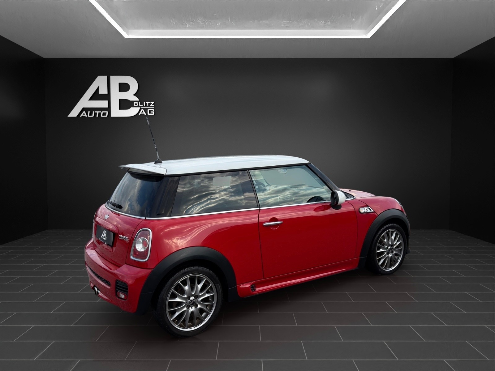 MINI Cooper S John Cooper Works mit 184 PS-image-4
