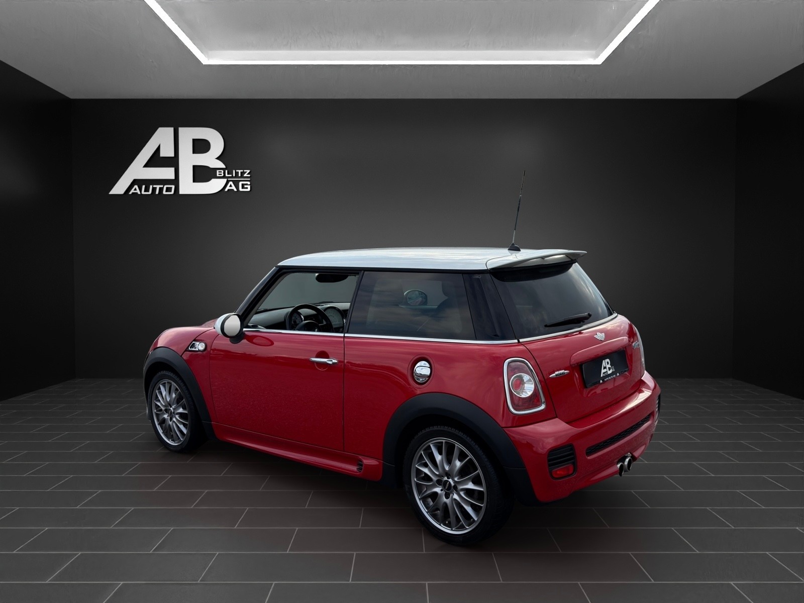 MINI Cooper S John Cooper Works mit 184 PS-image-2