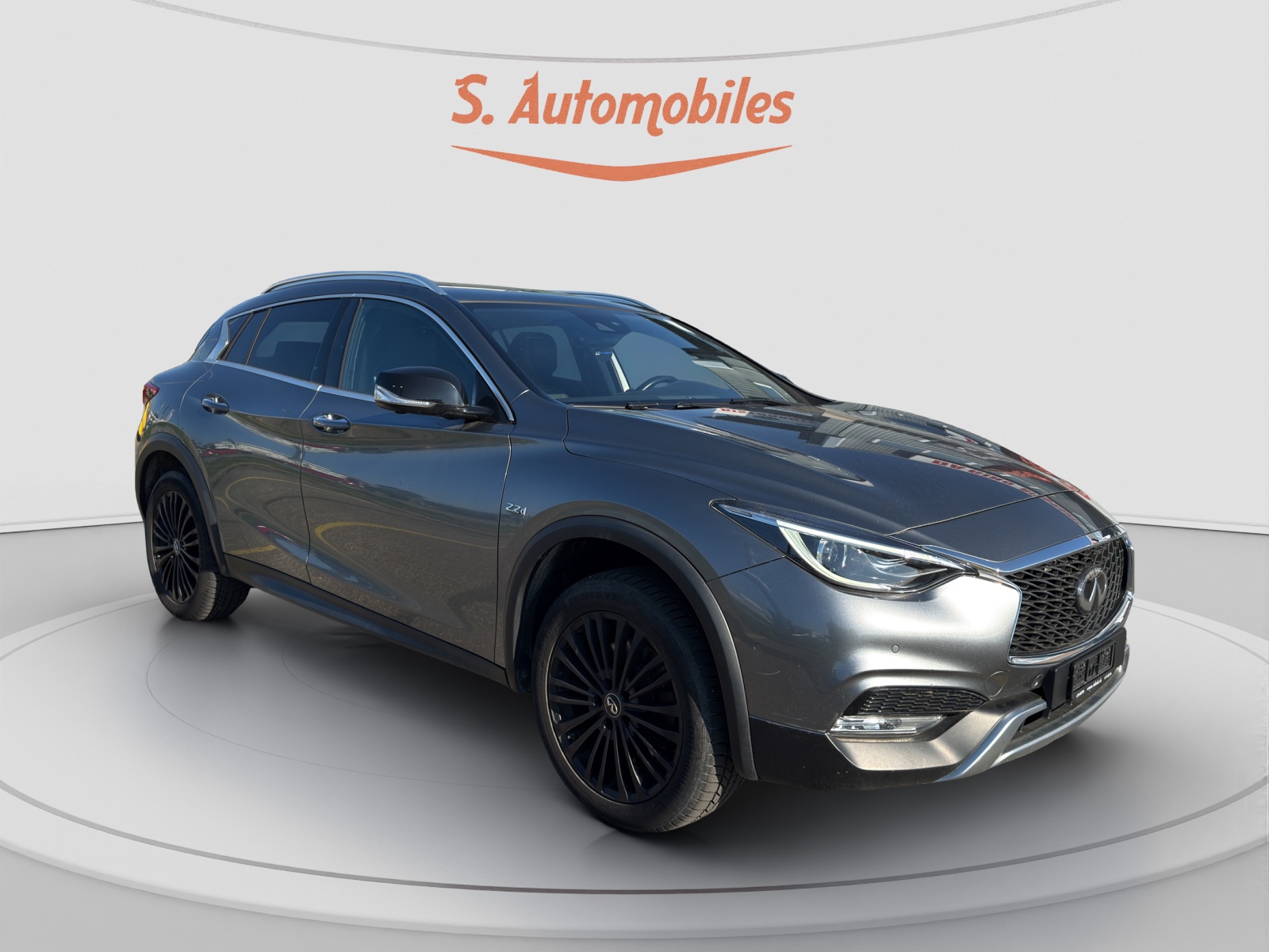 INFINITI Q30 2.2d Premium Tech Gallery White AWD DCT-image-13