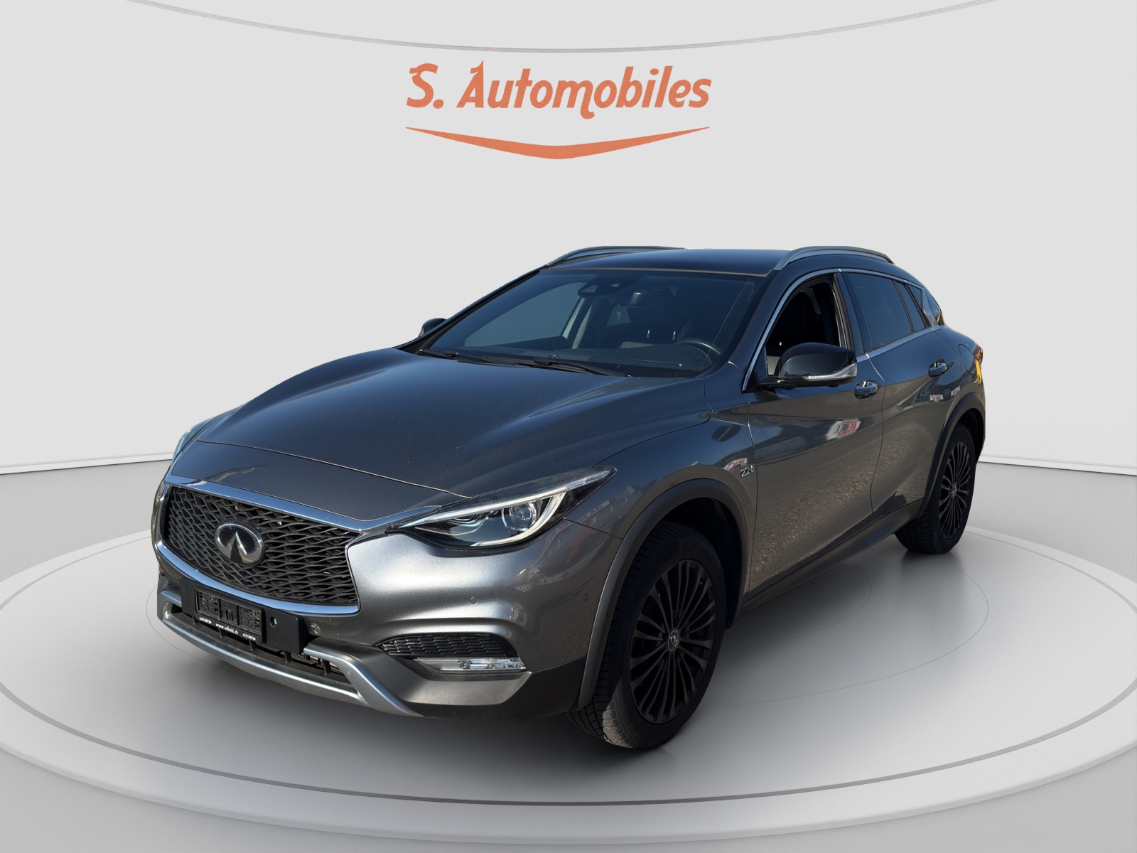 INFINITI Q30 2.2d Premium Tech Gallery White AWD DCT