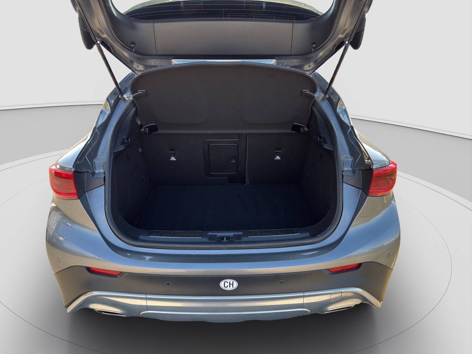 INFINITI Q30 2.2d Premium Tech Gallery White AWD DCT-image-7