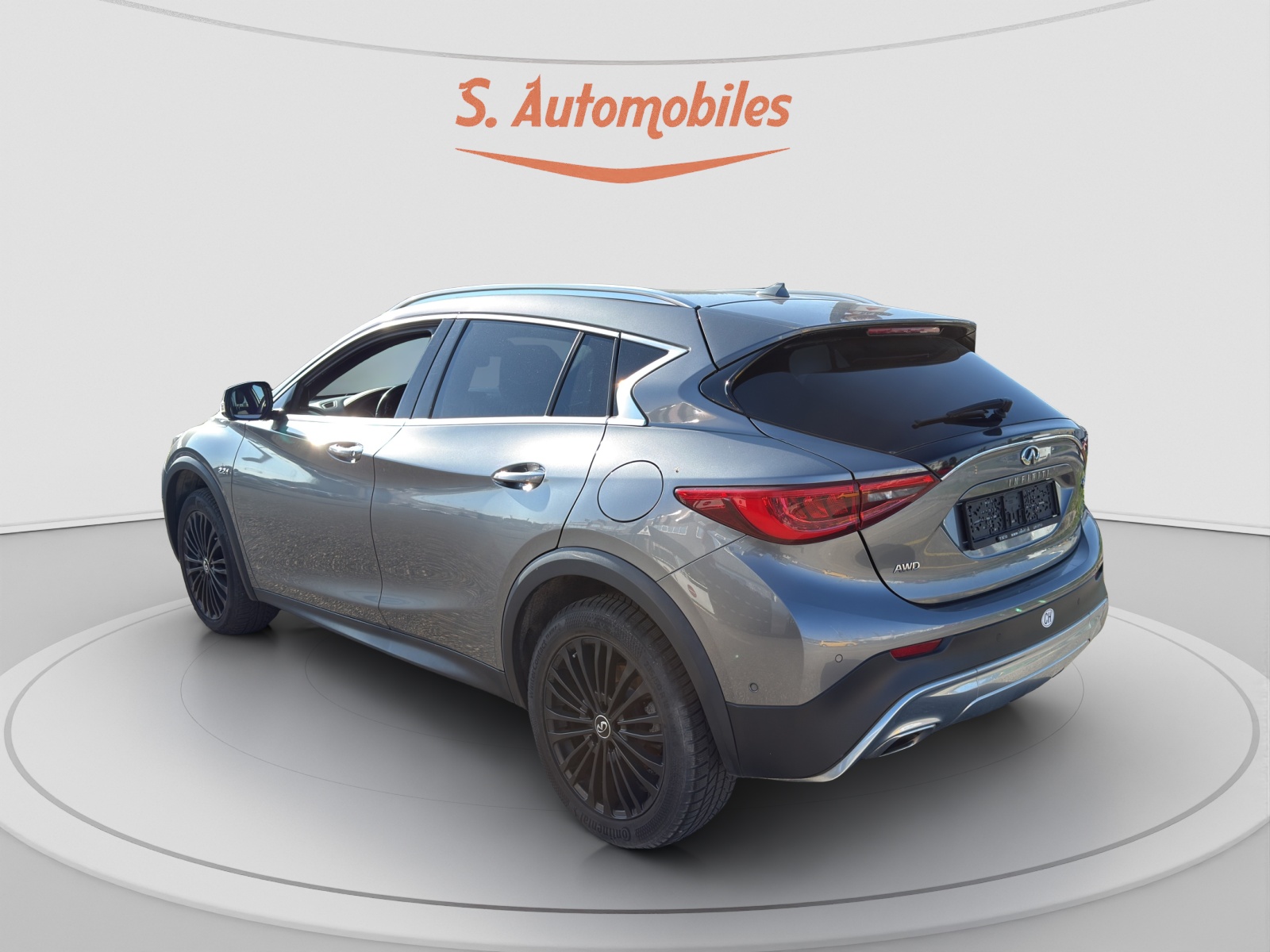 INFINITI Q30 2.2d Premium Tech Gallery White AWD DCT-image-8