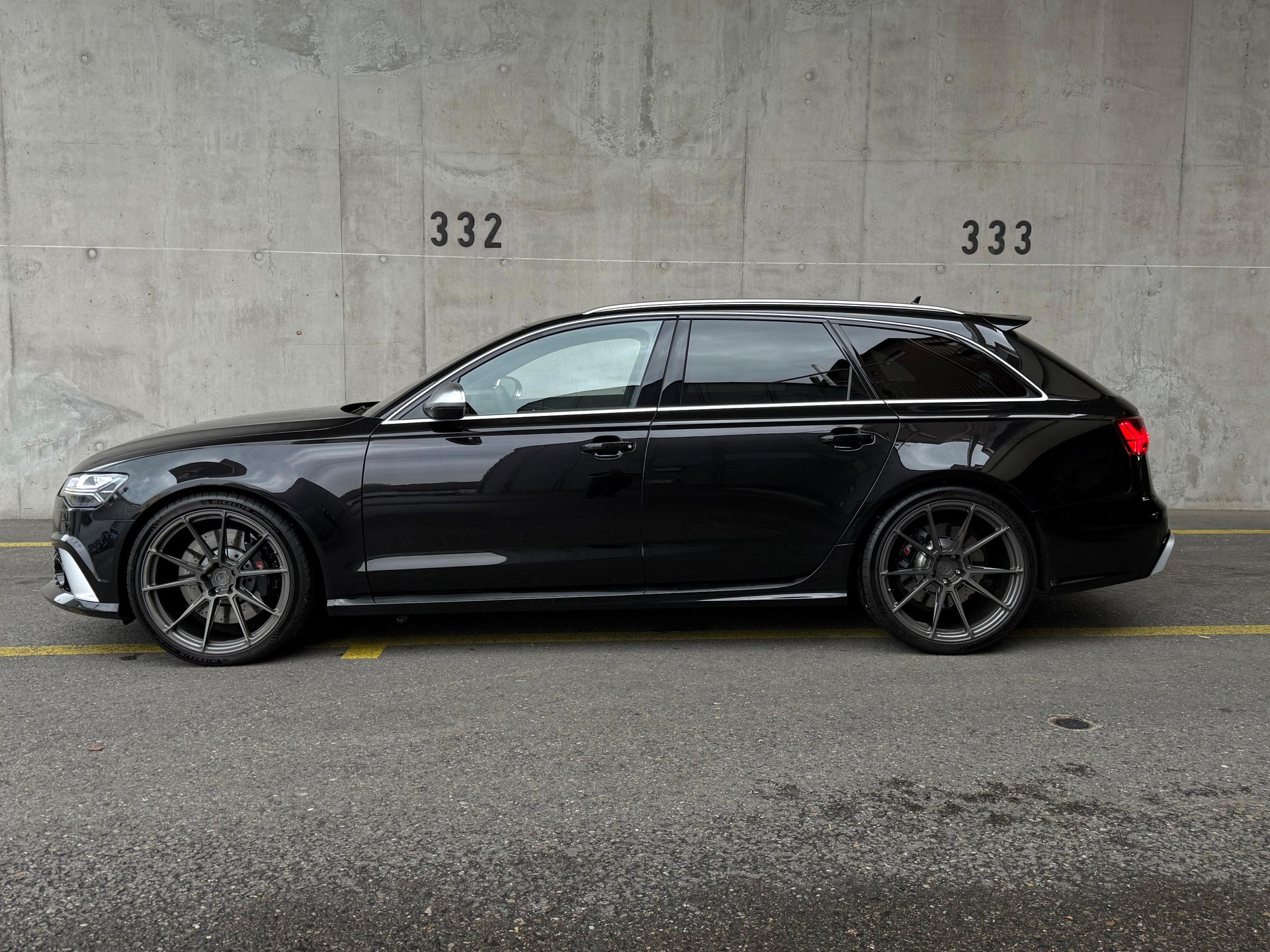 AUDI RS6 Avant 4.0 TFSI V8 performance quattro-image-0