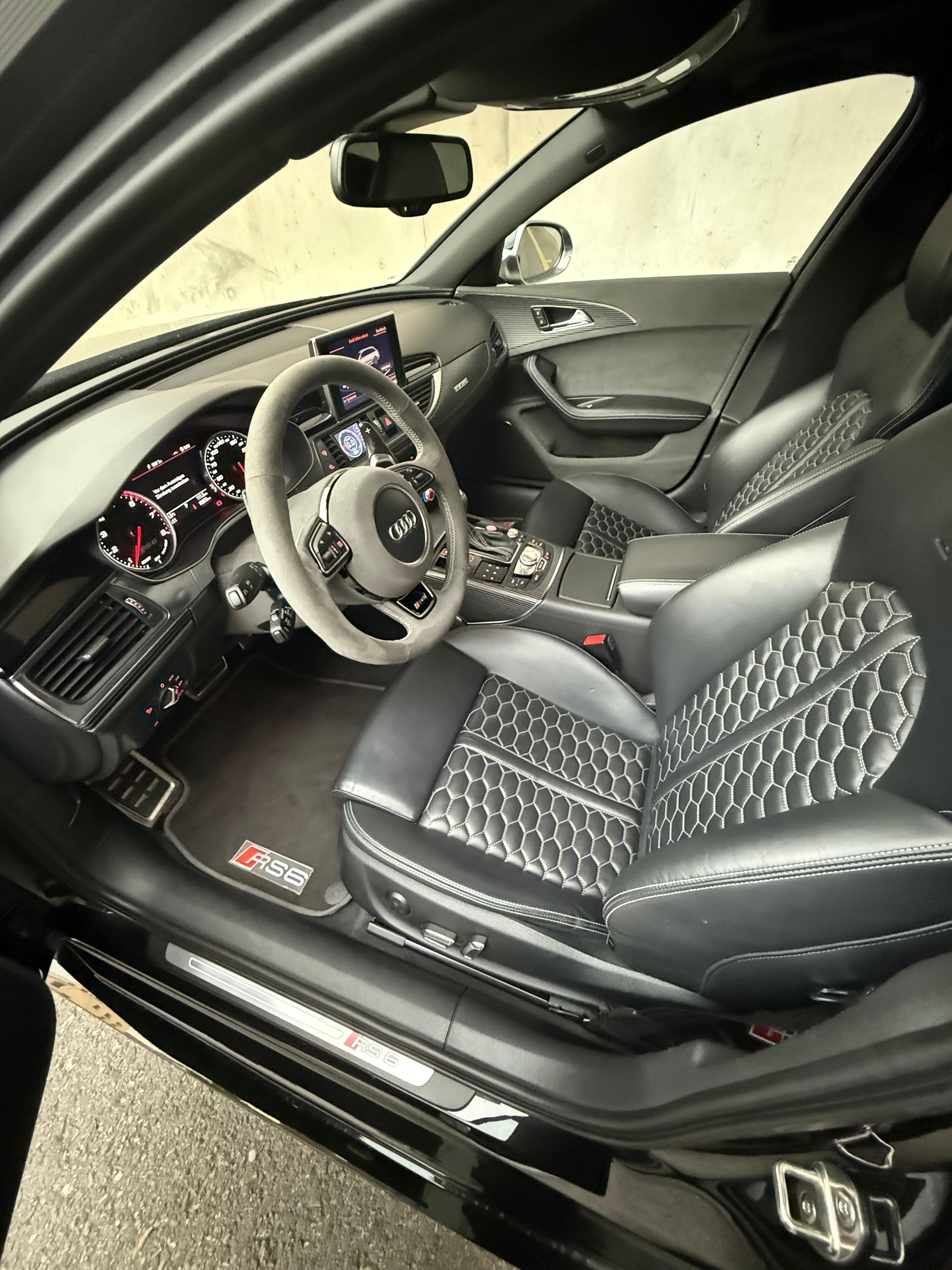 AUDI RS6 Avant 4.0 TFSI V8 performance quattro-image-6