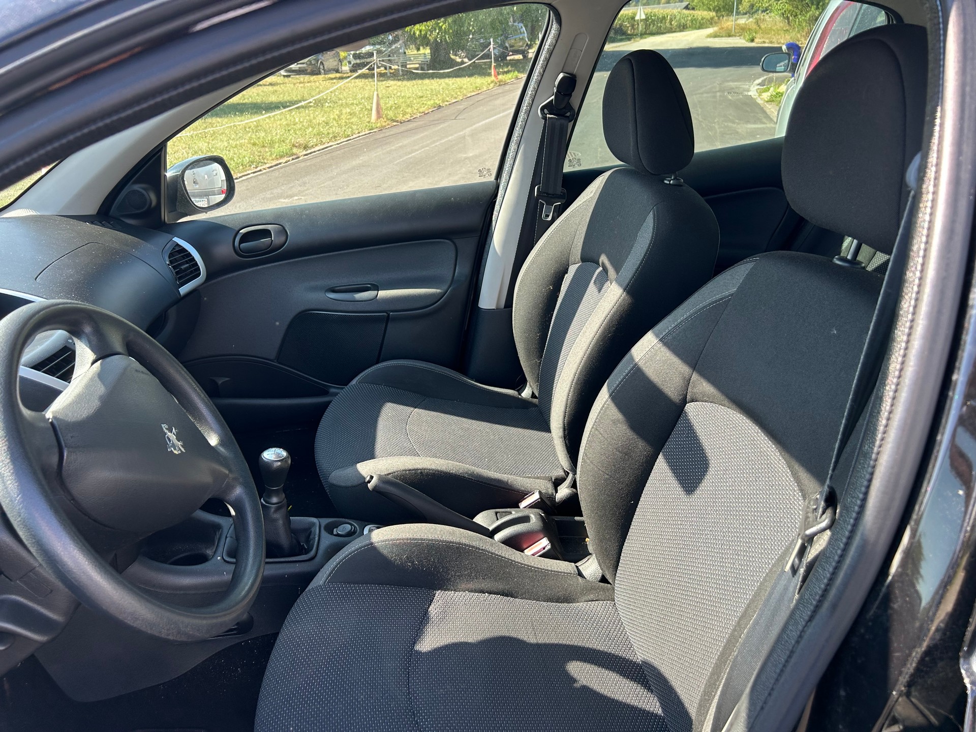PEUGEOT 206+ 1.4 Trendy-image-9