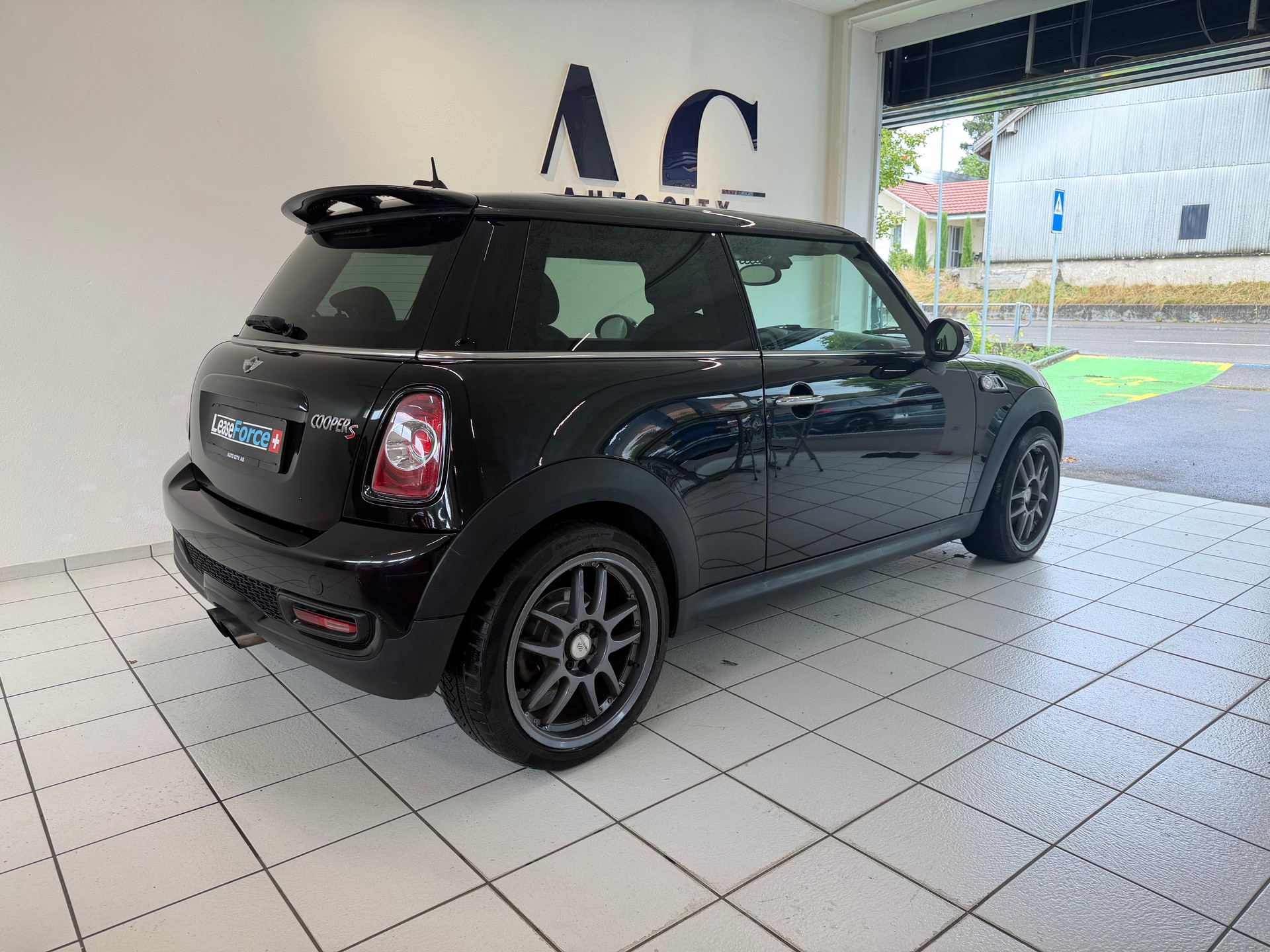 MINI Cooper S-image-1