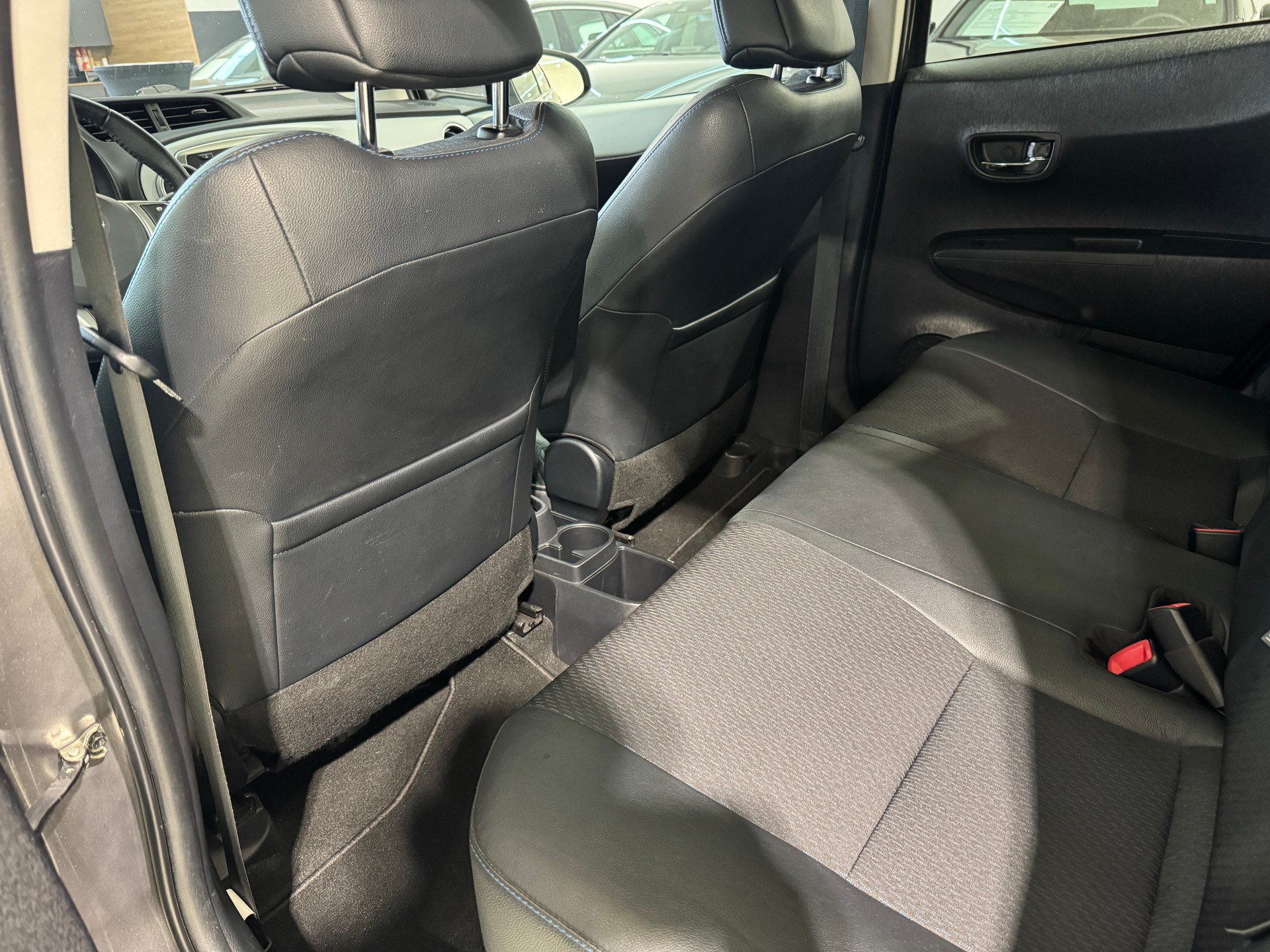 TOYOTA Yaris 1.5 VVT-i Hybrid Sol Premium CVT-image-14