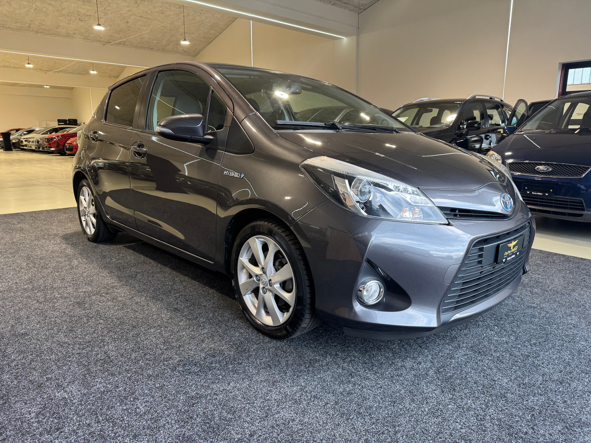 TOYOTA Yaris 1.5 VVT-i Hybrid Sol Premium CVT-image-2