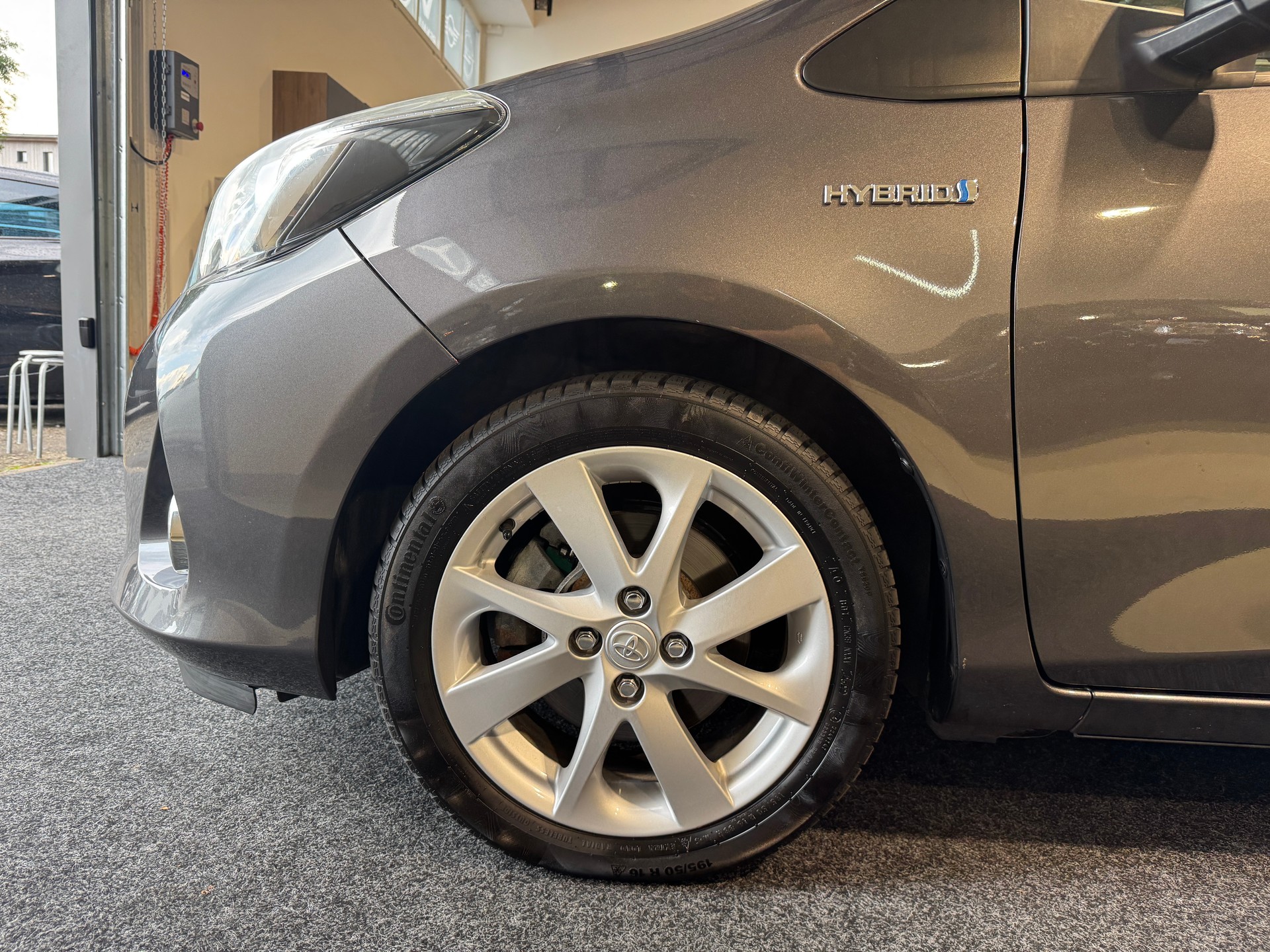 TOYOTA Yaris 1.5 VVT-i Hybrid Sol Premium CVT-image-8