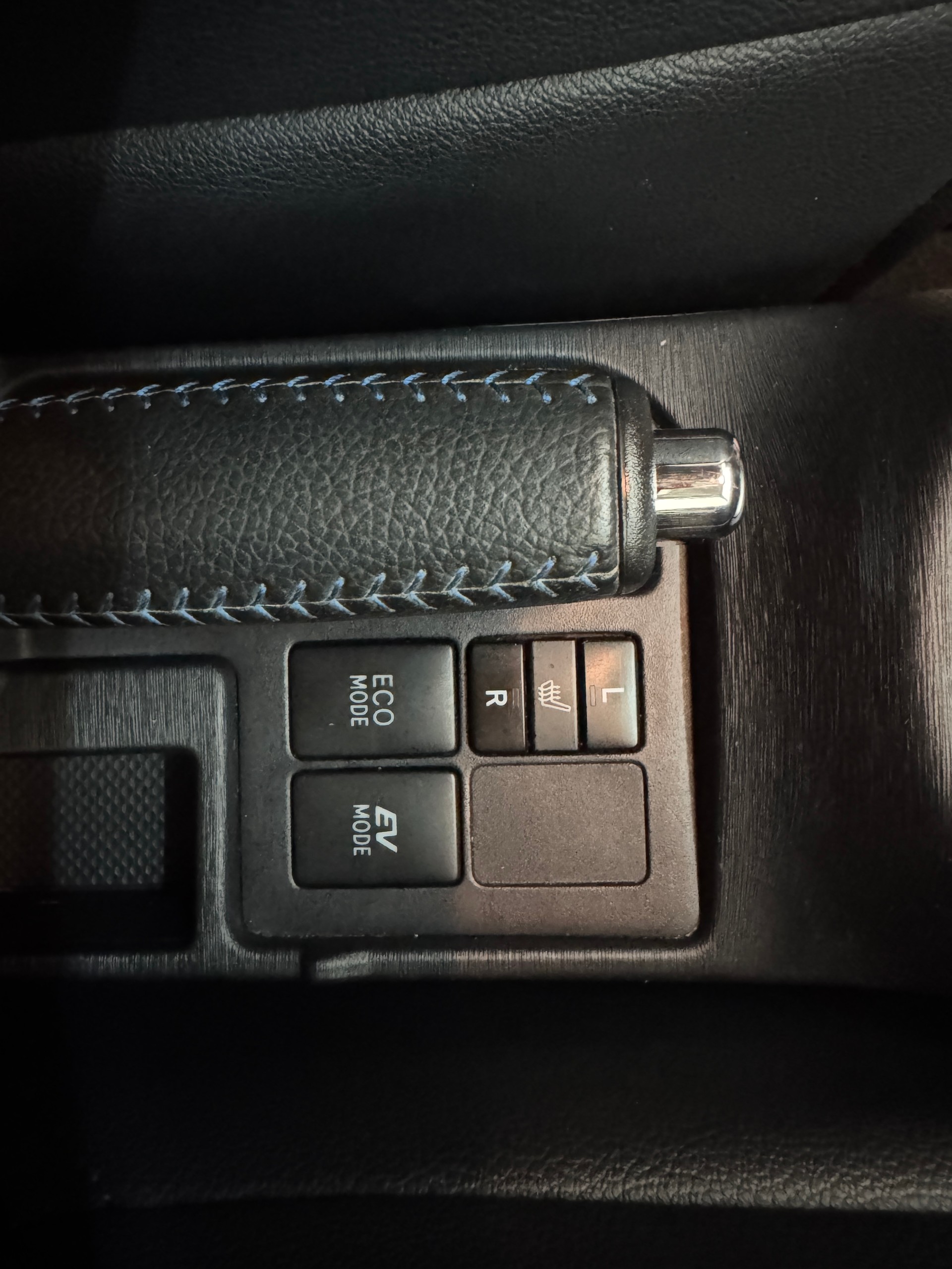TOYOTA Yaris 1.5 VVT-i Hybrid Sol Premium CVT-image-21