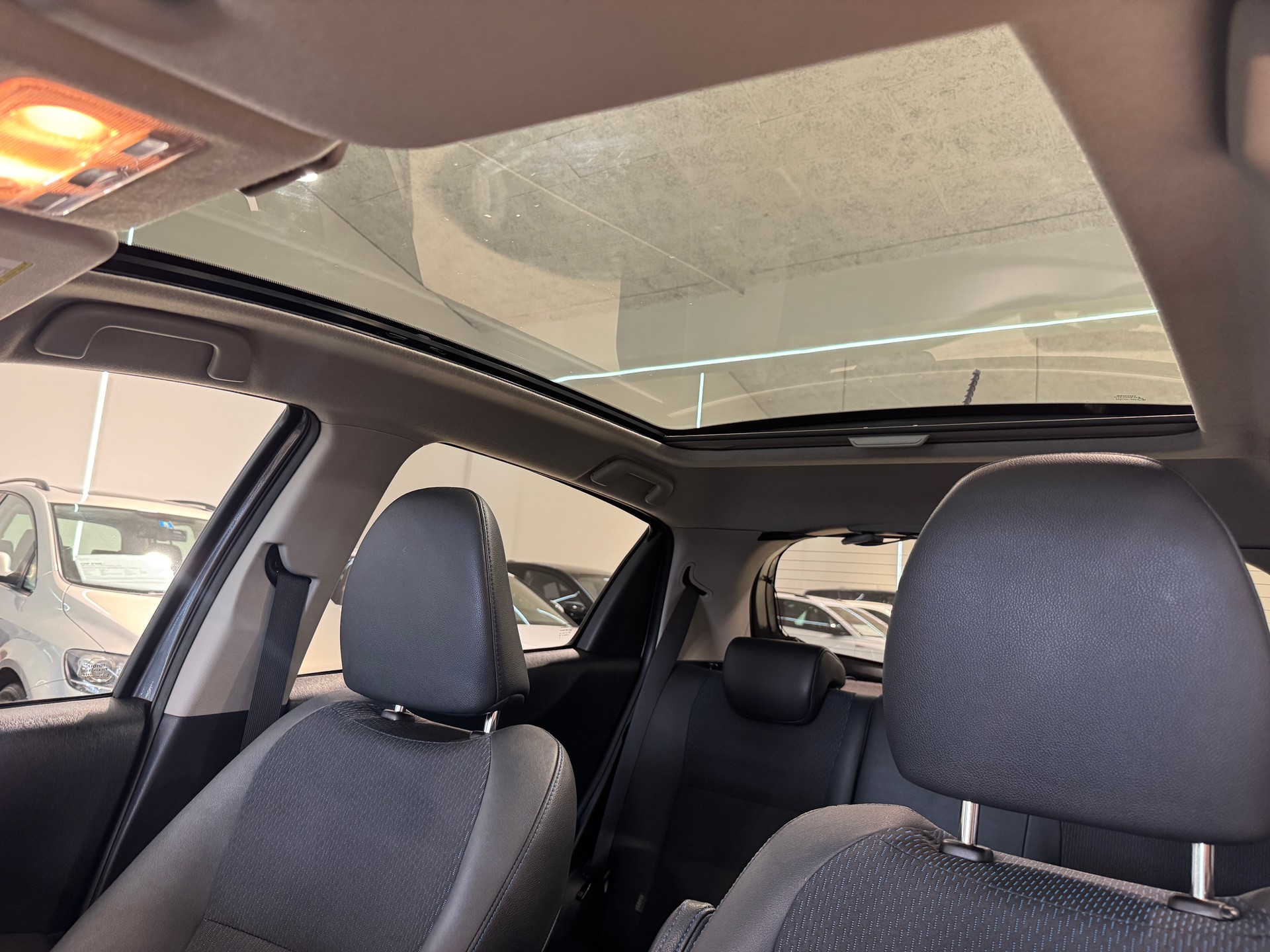 TOYOTA Yaris 1.5 VVT-i Hybrid Sol Premium CVT-image-15