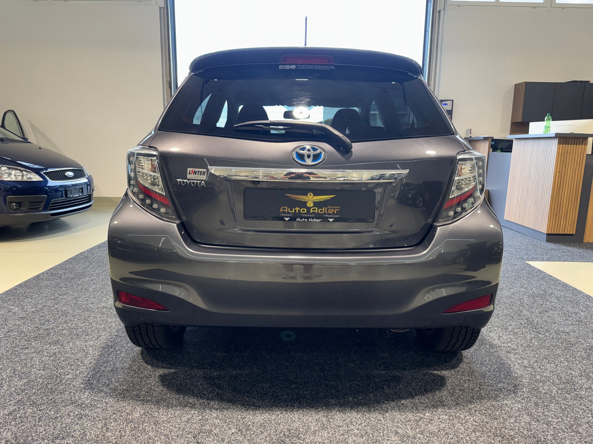 TOYOTA Yaris 1.5 VVT-i Hybrid Sol Premium CVT-image-5
