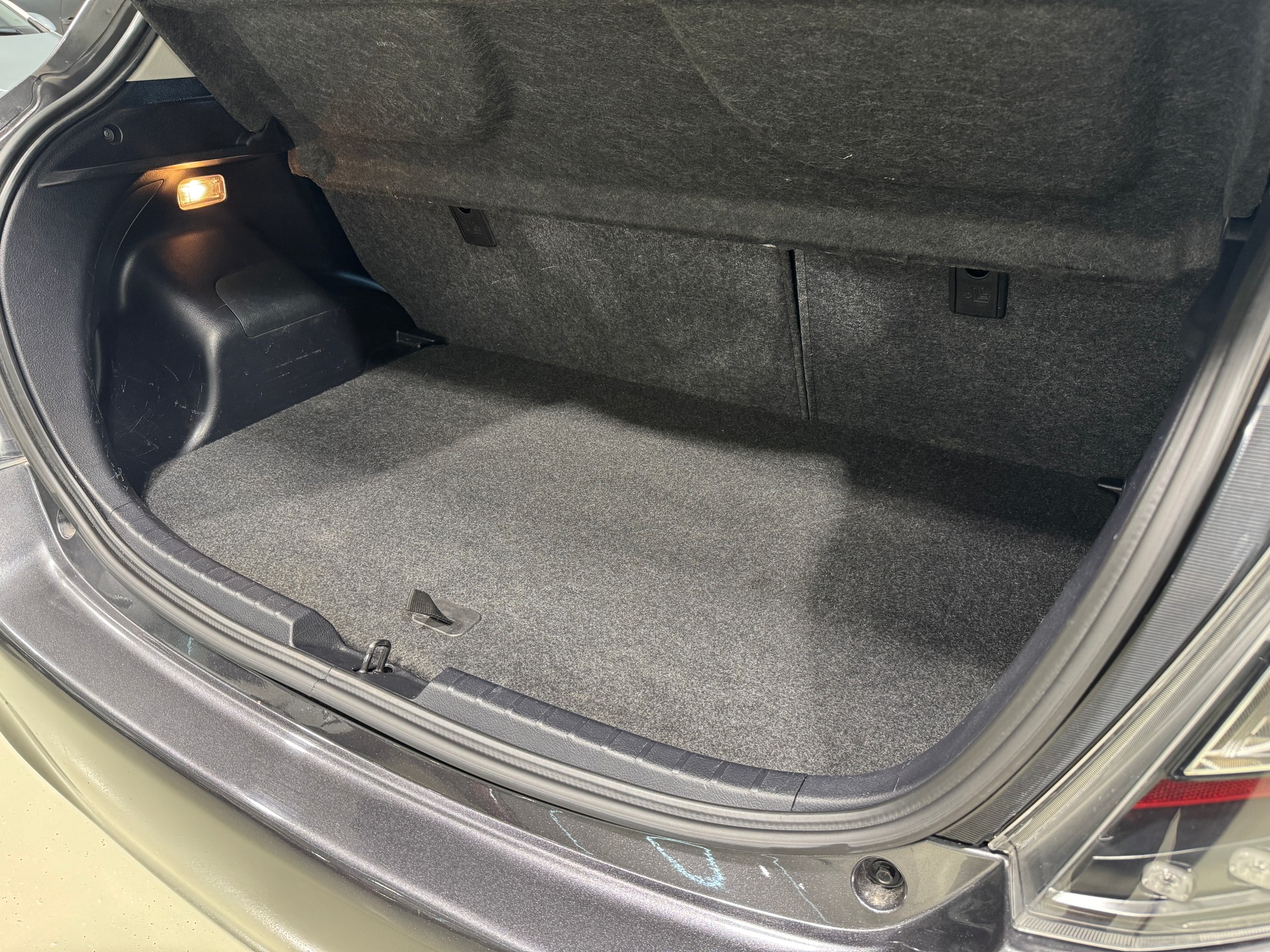 TOYOTA Yaris 1.5 VVT-i Hybrid Sol Premium CVT-image-10