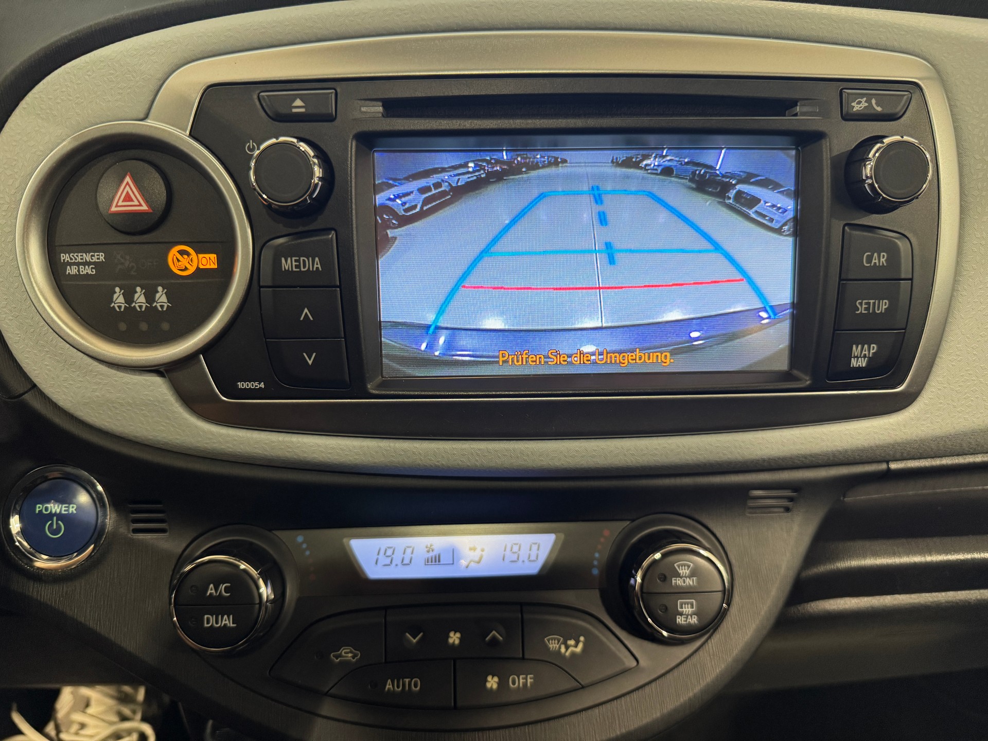 TOYOTA Yaris 1.5 VVT-i Hybrid Sol Premium CVT-image-19
