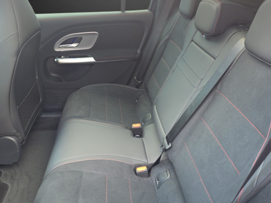 MERCEDES-BENZ GLB 350 85kWh EQ 4 Matic-image-8