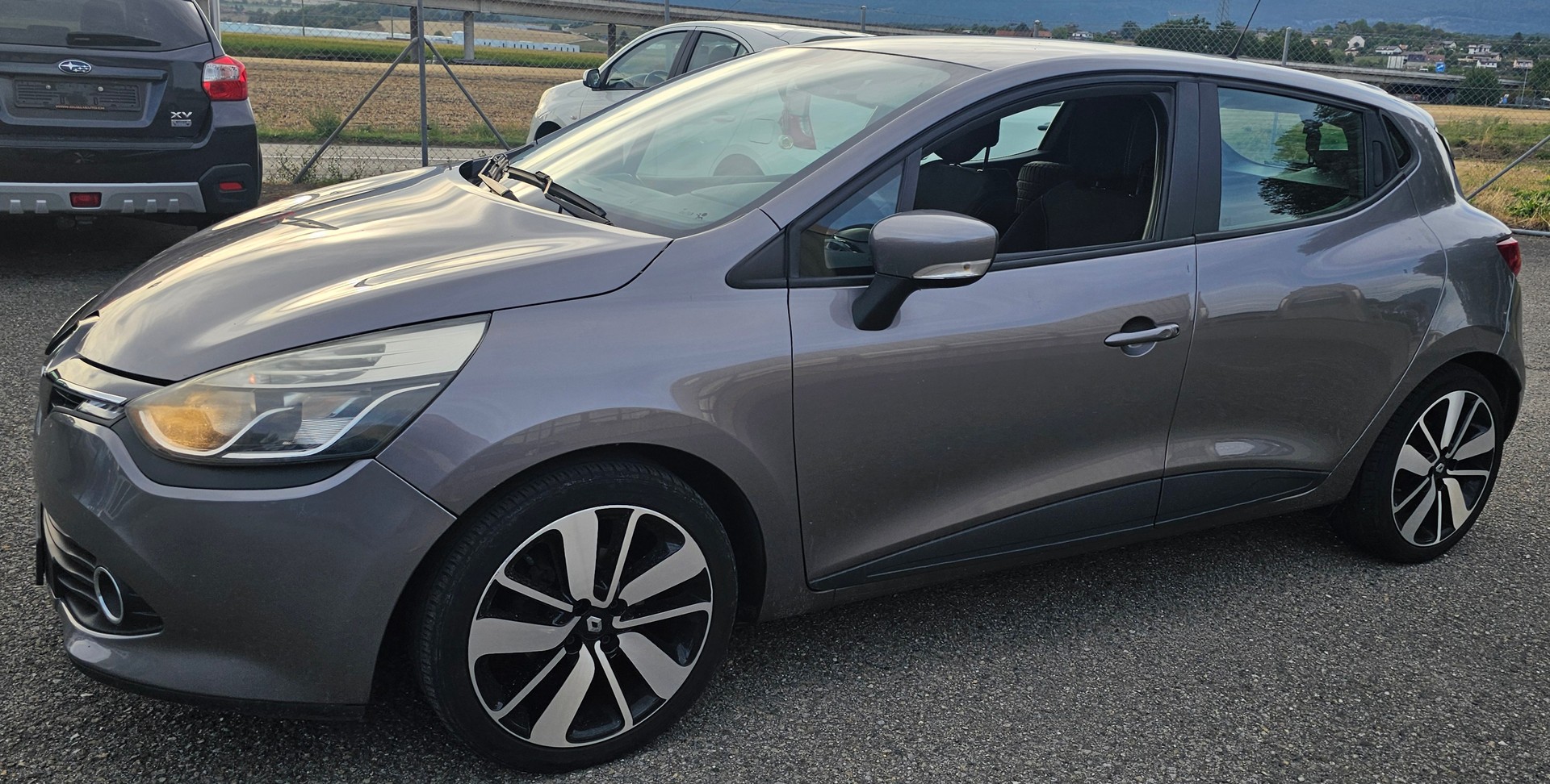 RENAULT Clio 0.9 12V Swiss Edition-image-0