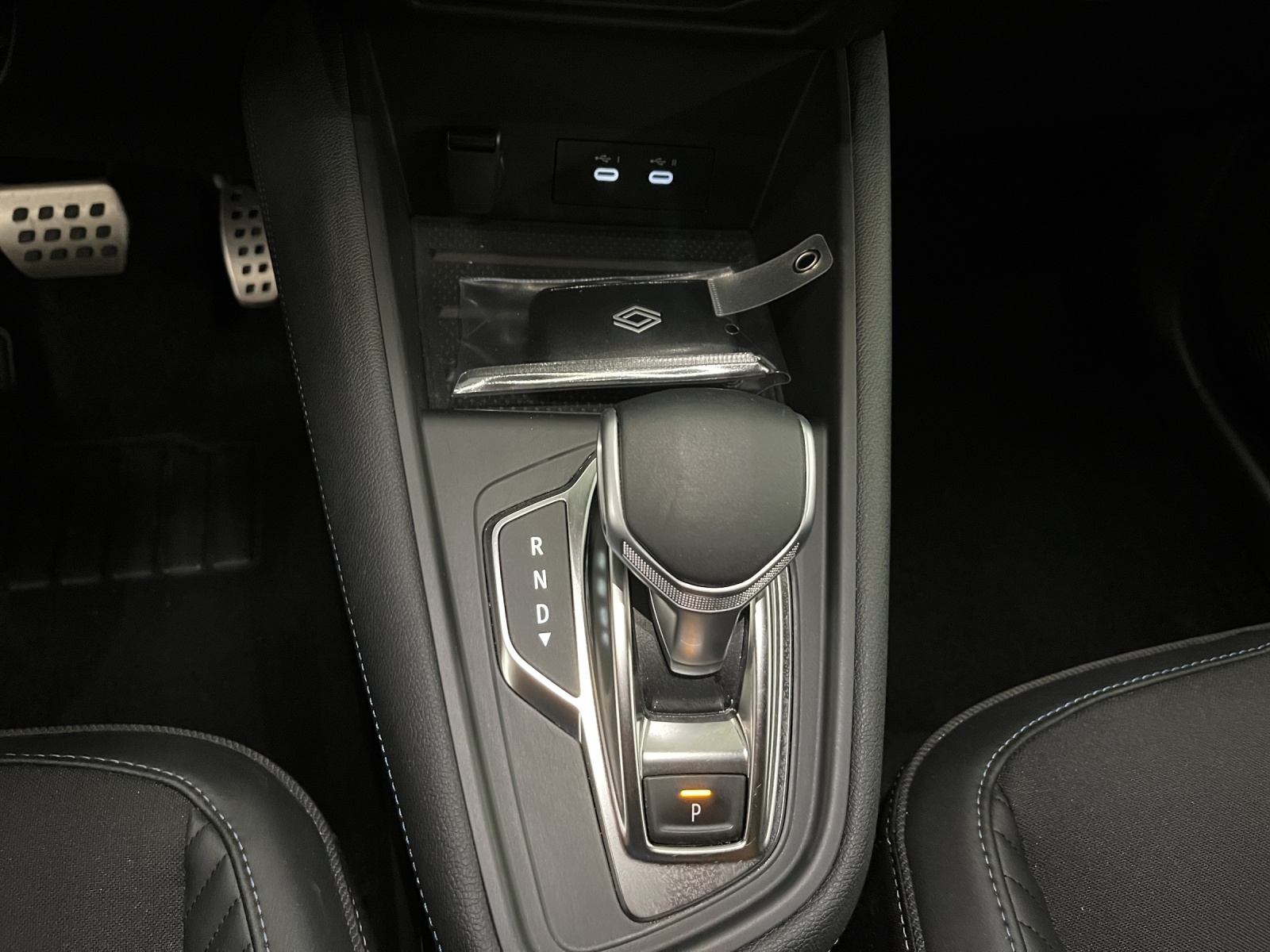 RENAULT Captur 1.3 TCe 160 esprit Alpine EDC-image-12