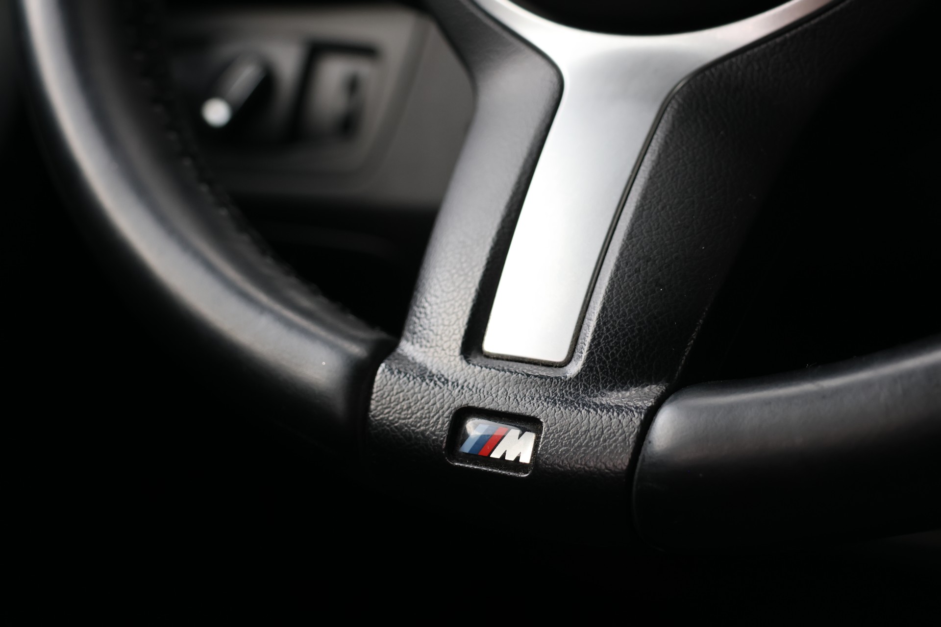 BMW 320d xDrive Touring Steptronic M-Sport (CH)-image-15