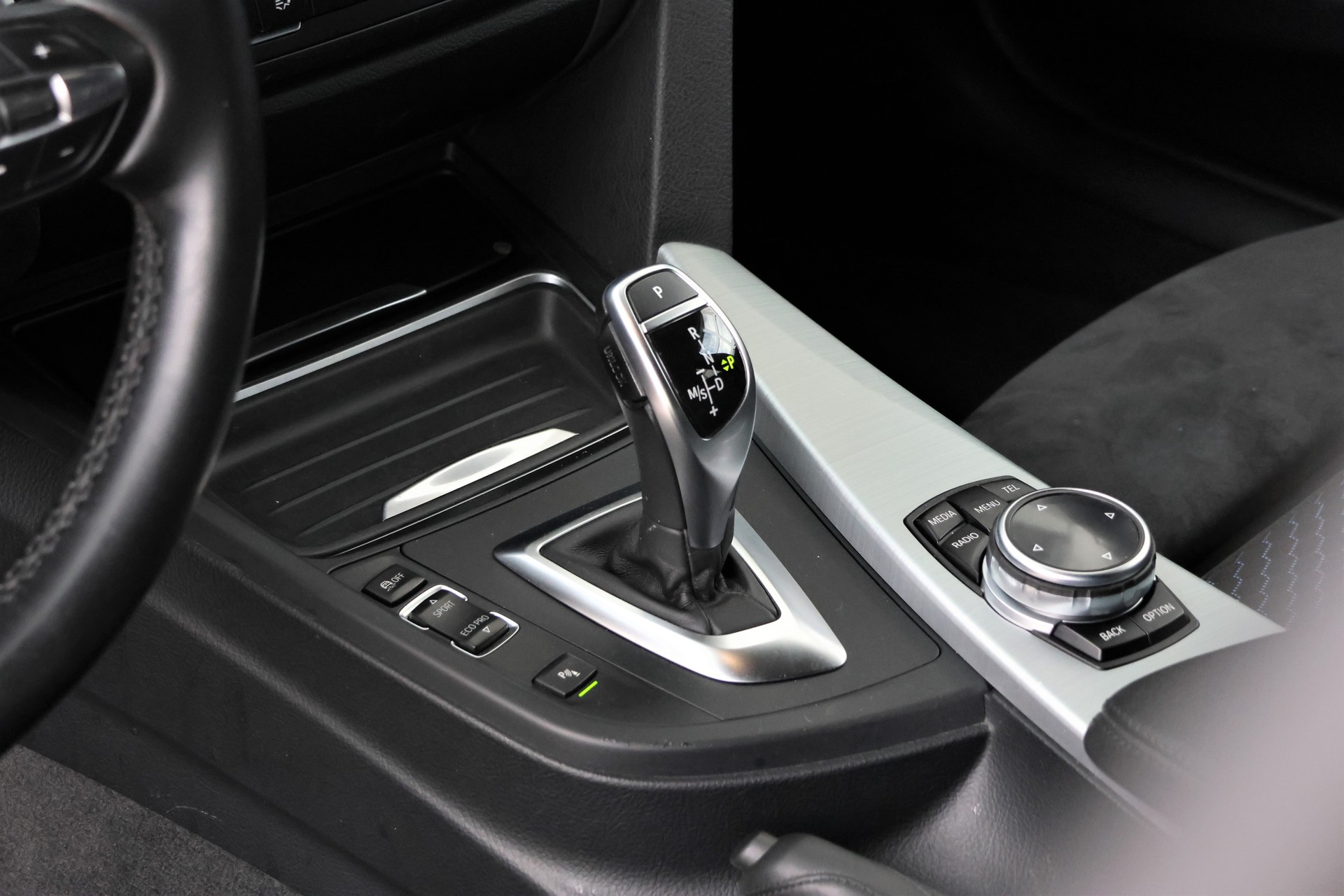 BMW 320d xDrive Touring Steptronic M-Sport (CH)-image-10