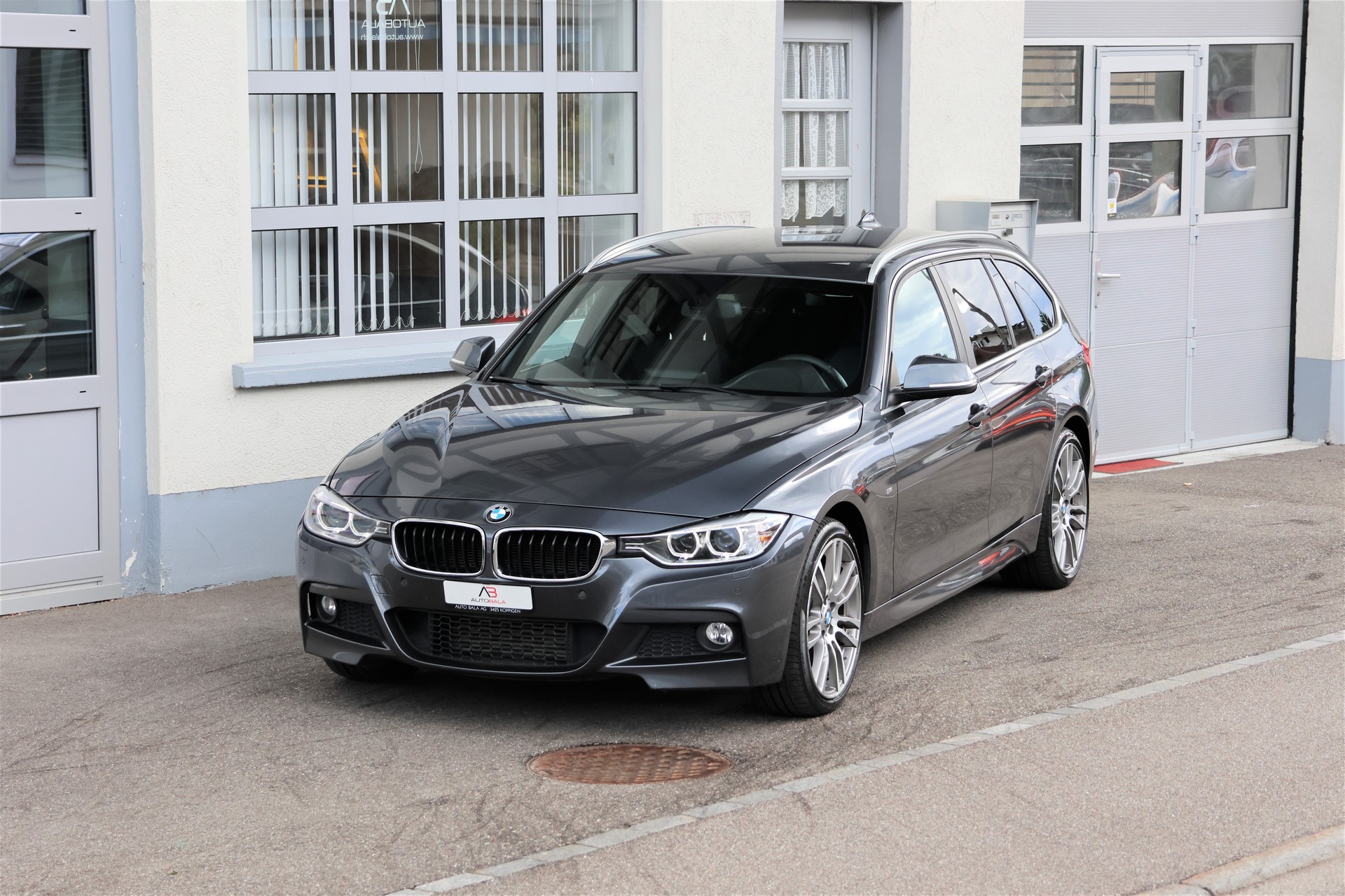 BMW 320d xDrive Touring Steptronic M-Sport (CH)-image-0