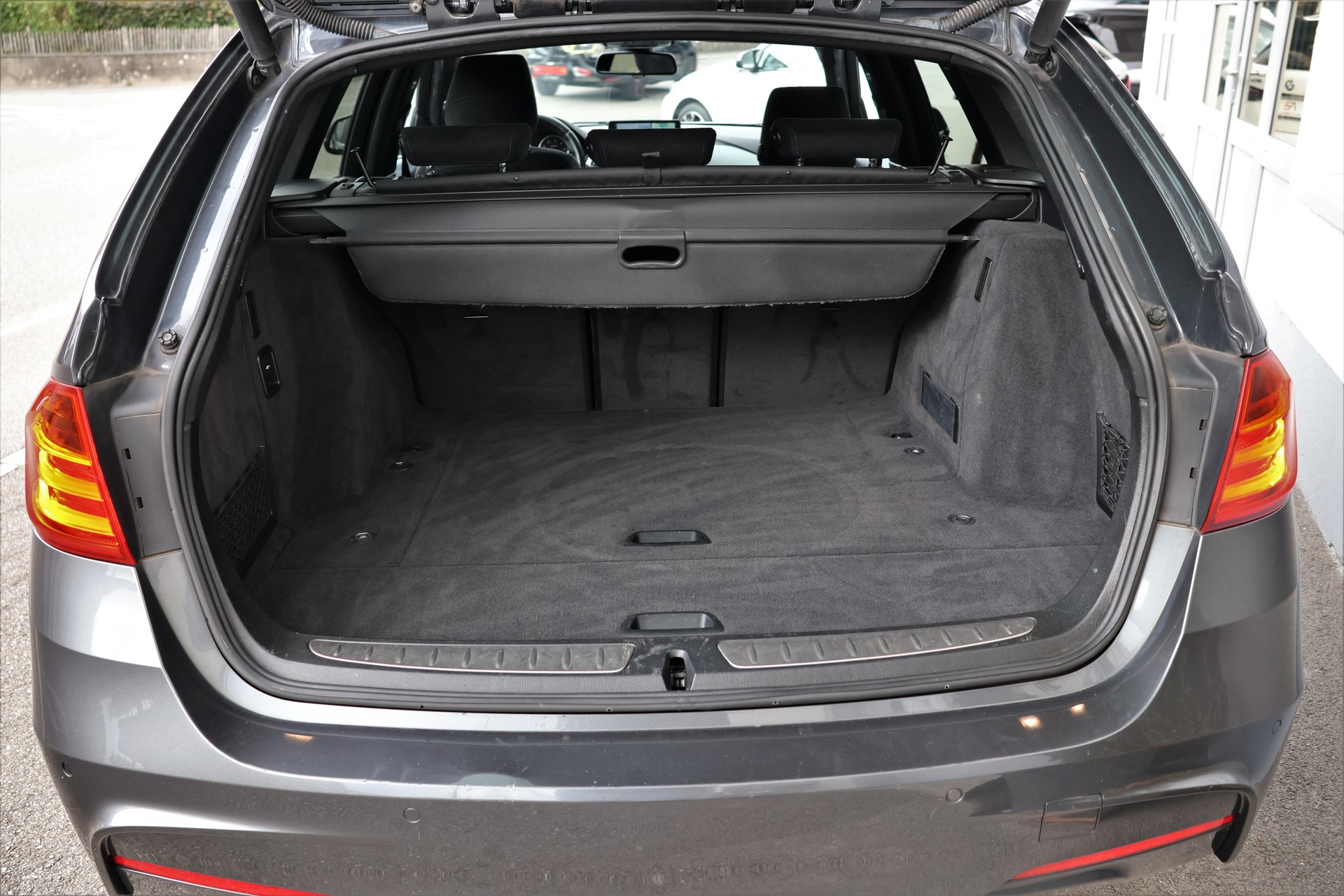 BMW 320d xDrive Touring Steptronic M-Sport (CH)-image-16