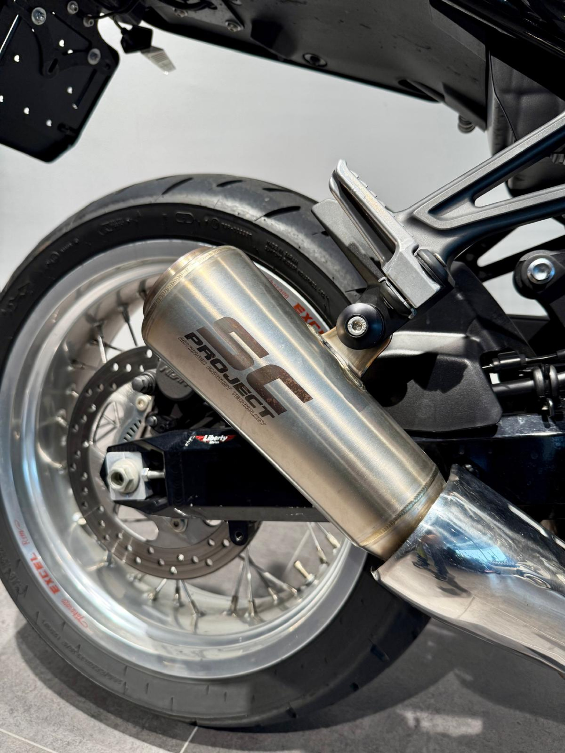 KAWASAKI Z 900 RS-showroom-element-3