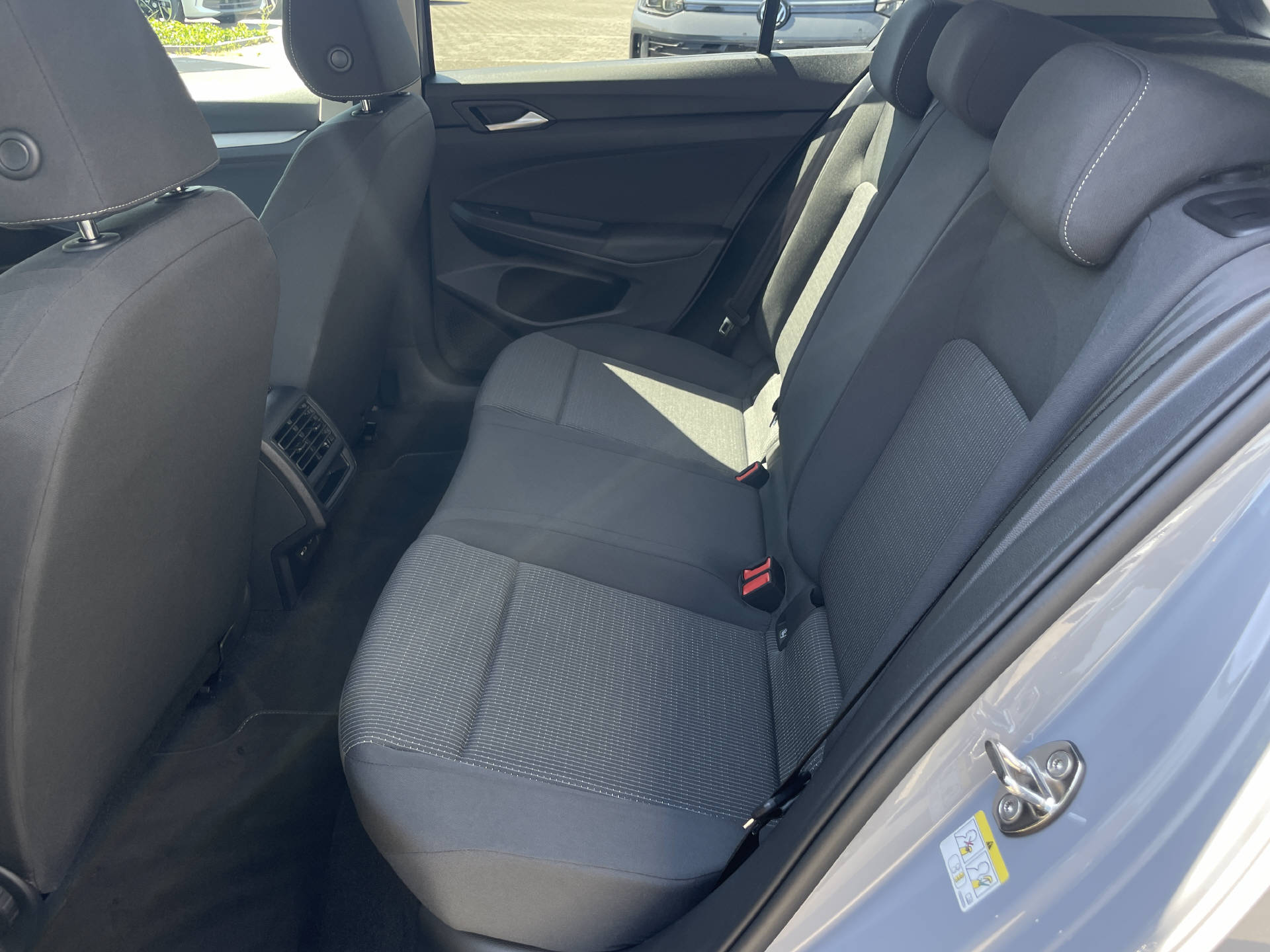 VW Golf VIII 1.5 eTSI Value DSG-image-3