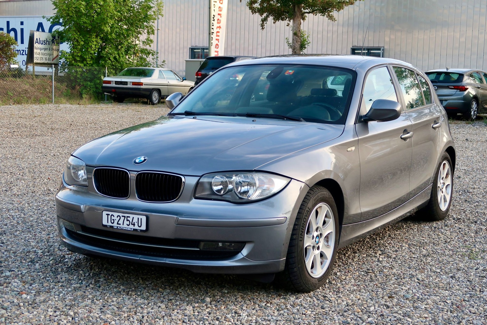 BMW 120i-image-0