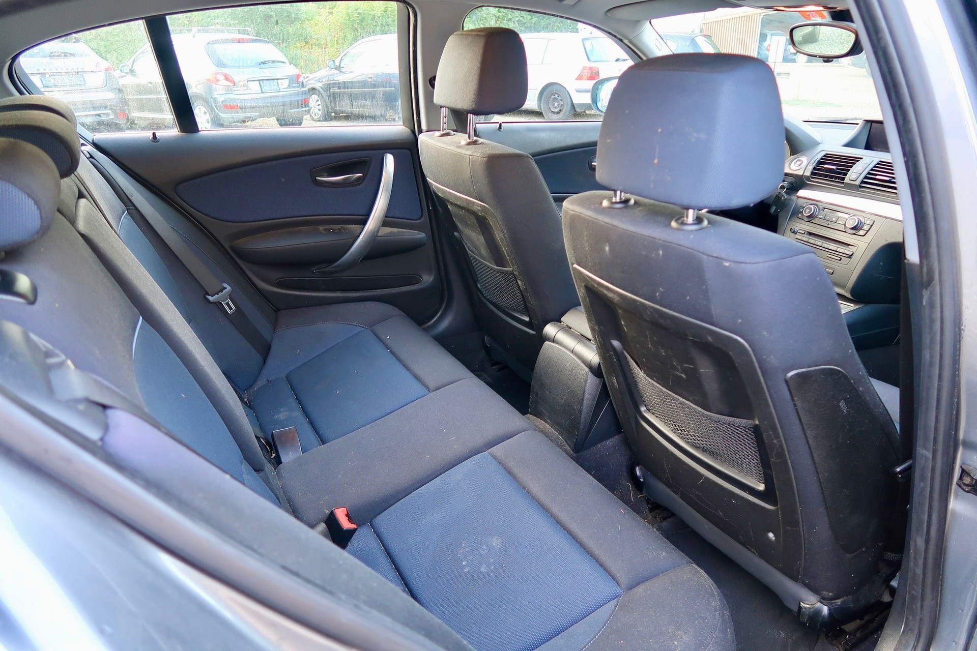 BMW 120i-image-9